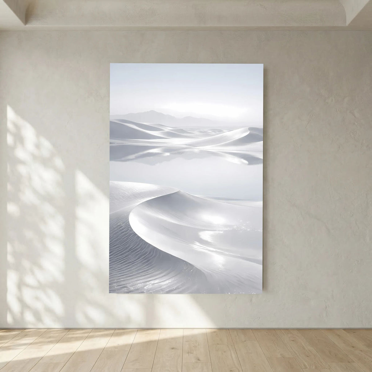 Poster im Hochformat mit weißen Sanddünen und geschwungenen Schattenlinien