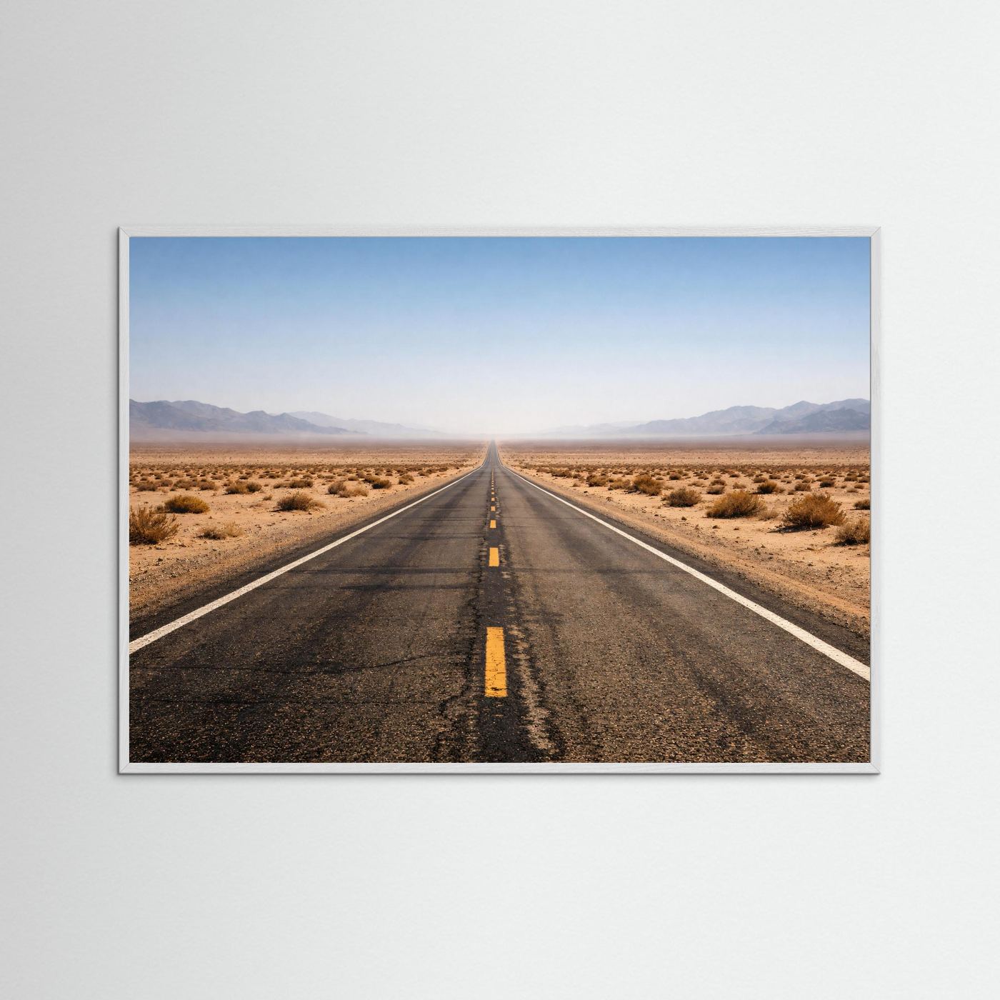 Wüstenstraßen-Panorama Poster im weißen Rahmen: Highway führt in den Horizont