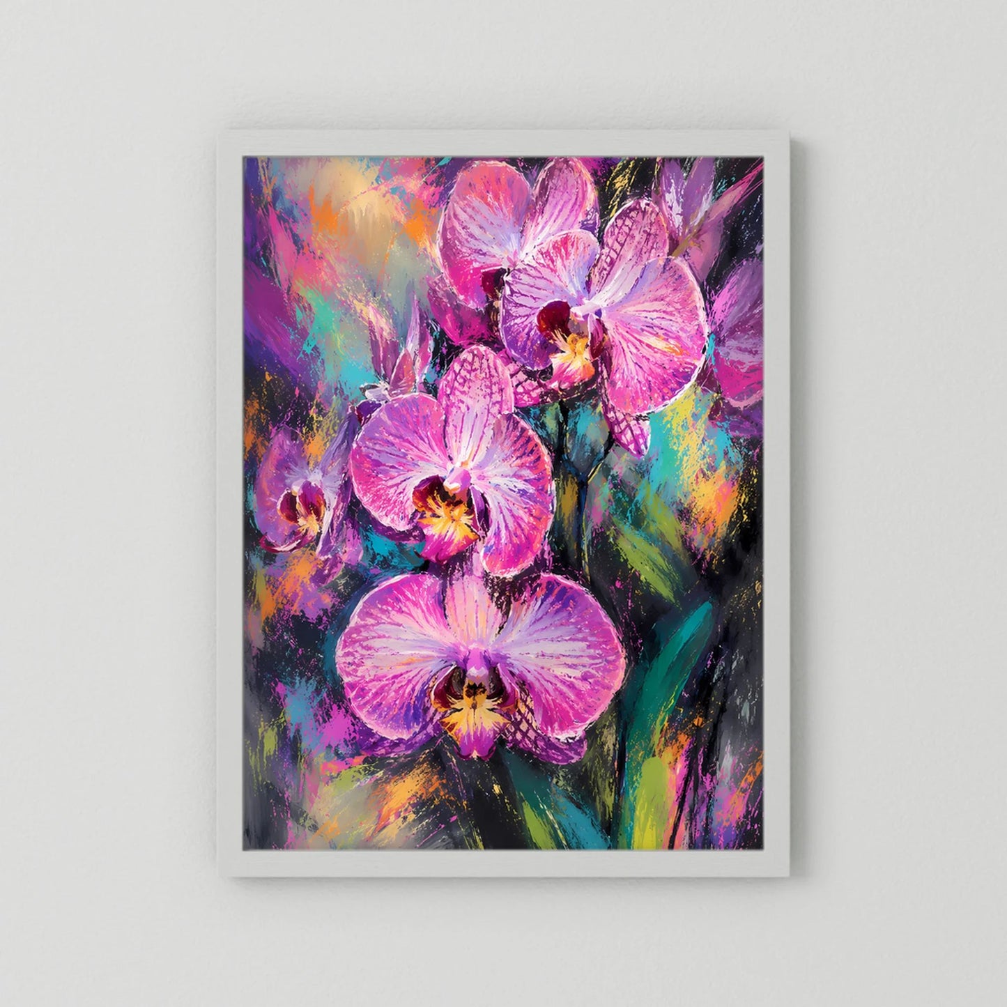 Hochformatiges Kunstposter mit abstrakten Orchideen in Pink und Violett, weißer Rahmen