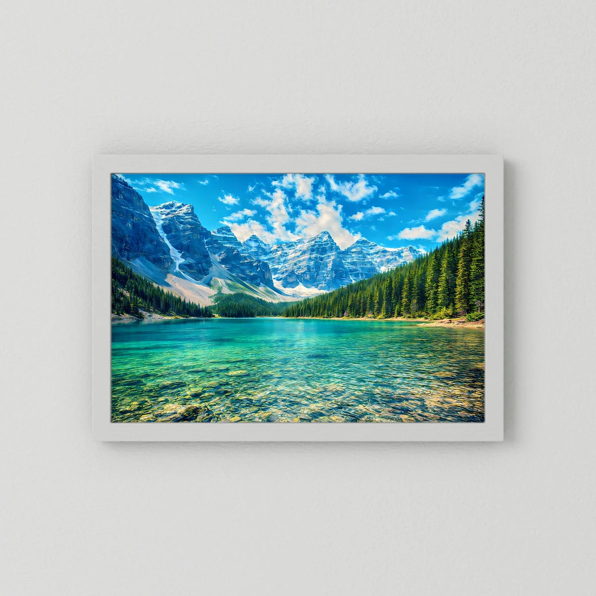 Wandbild im Querformat mit türkisgrünem See, Berglandschaft, weißer Rahmung