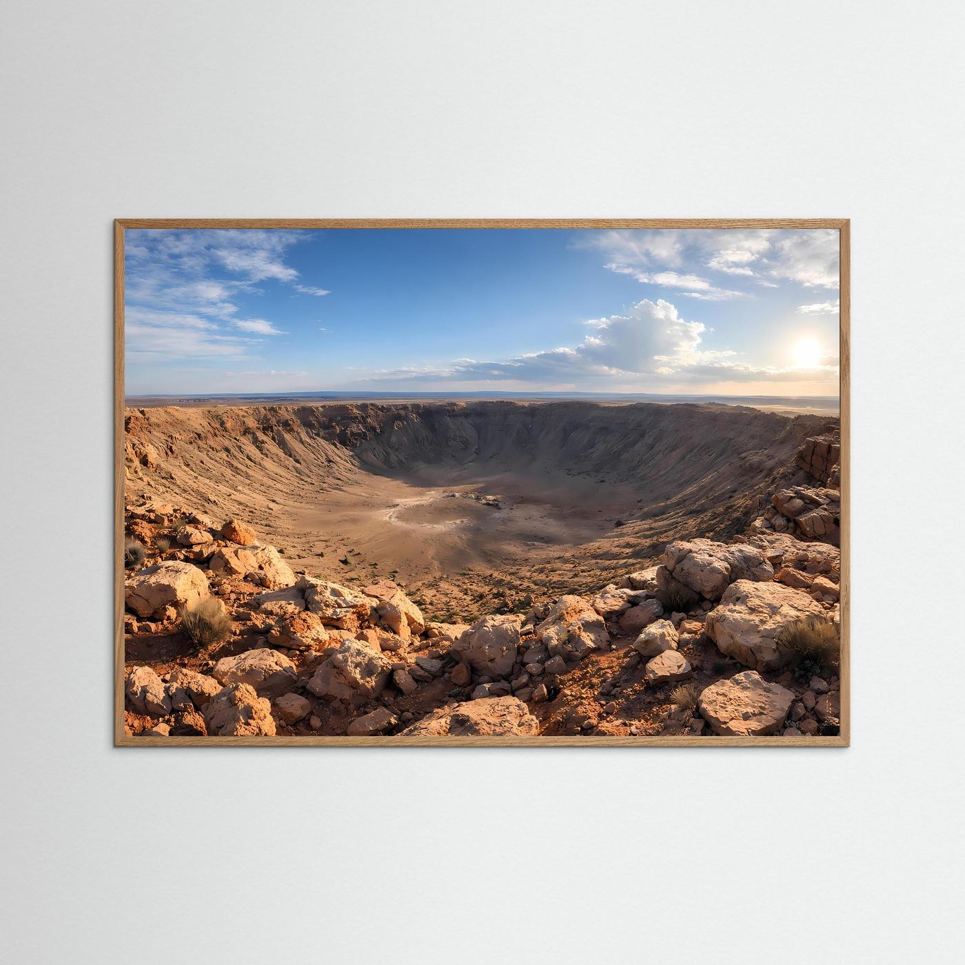 Naturfotografie-Poster mit naturfarbenem Holzrahmen: Meteoritenkrater in der Wüste