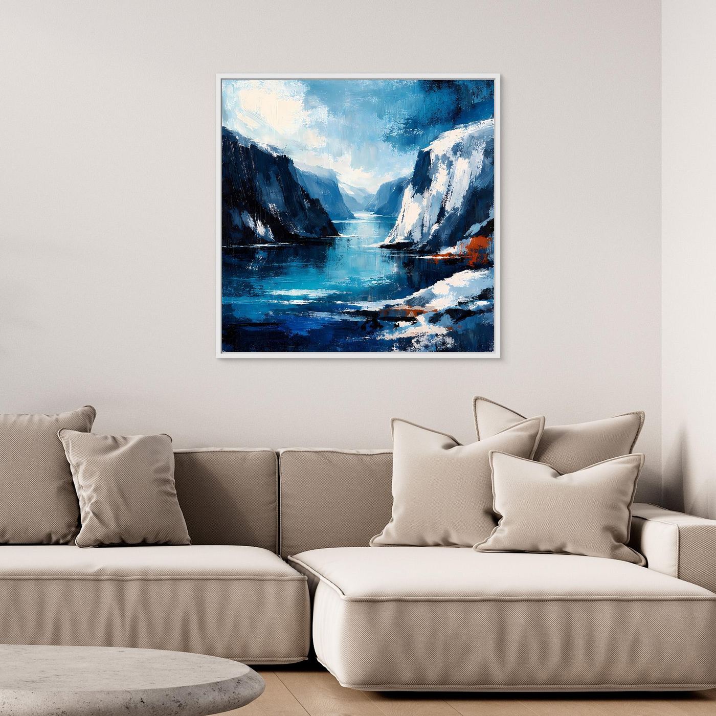Leinwandbild mit abstrakter Felsküste und Meer in Blau, quadratisch, mit weißem Rahmen