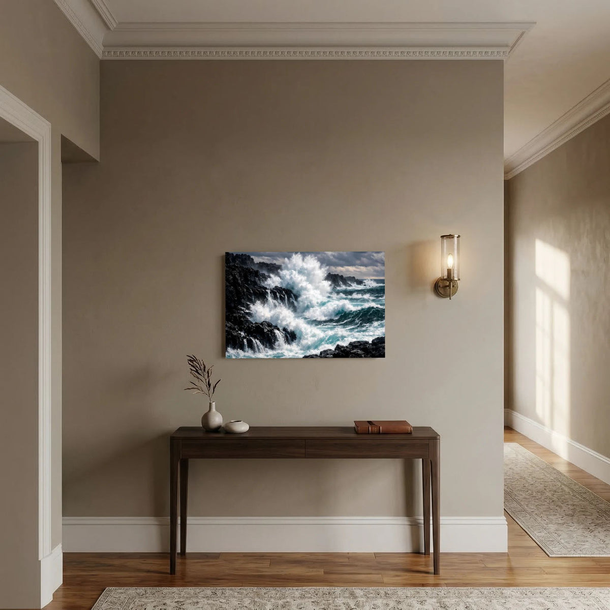 Wandposter mit dramatischer Meerbrandung auf Steinküste, Querformat