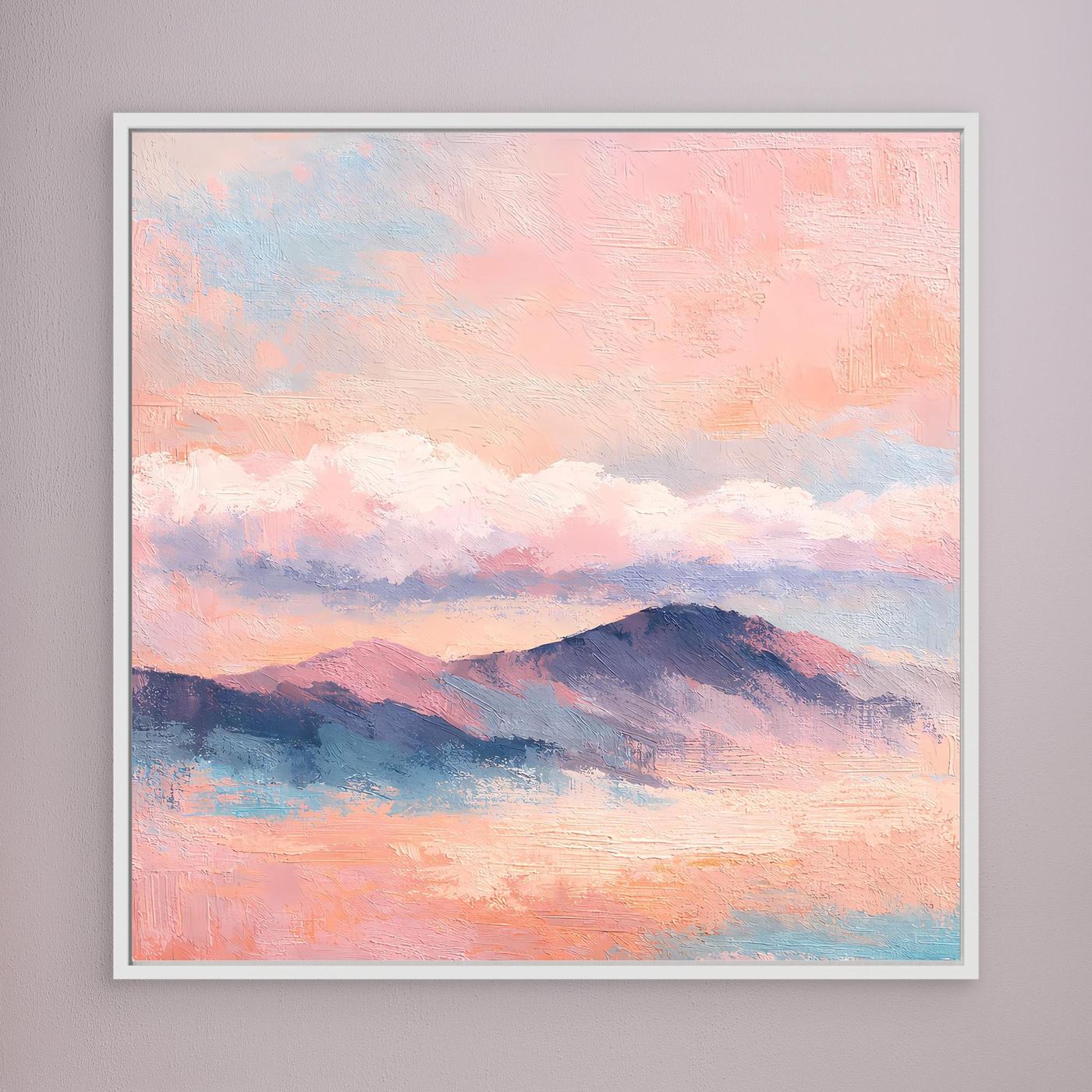 Leinwand-Wandbild mit Pastell-Bergkette und Wolken am Sonnenuntergang, weiß gerahmt