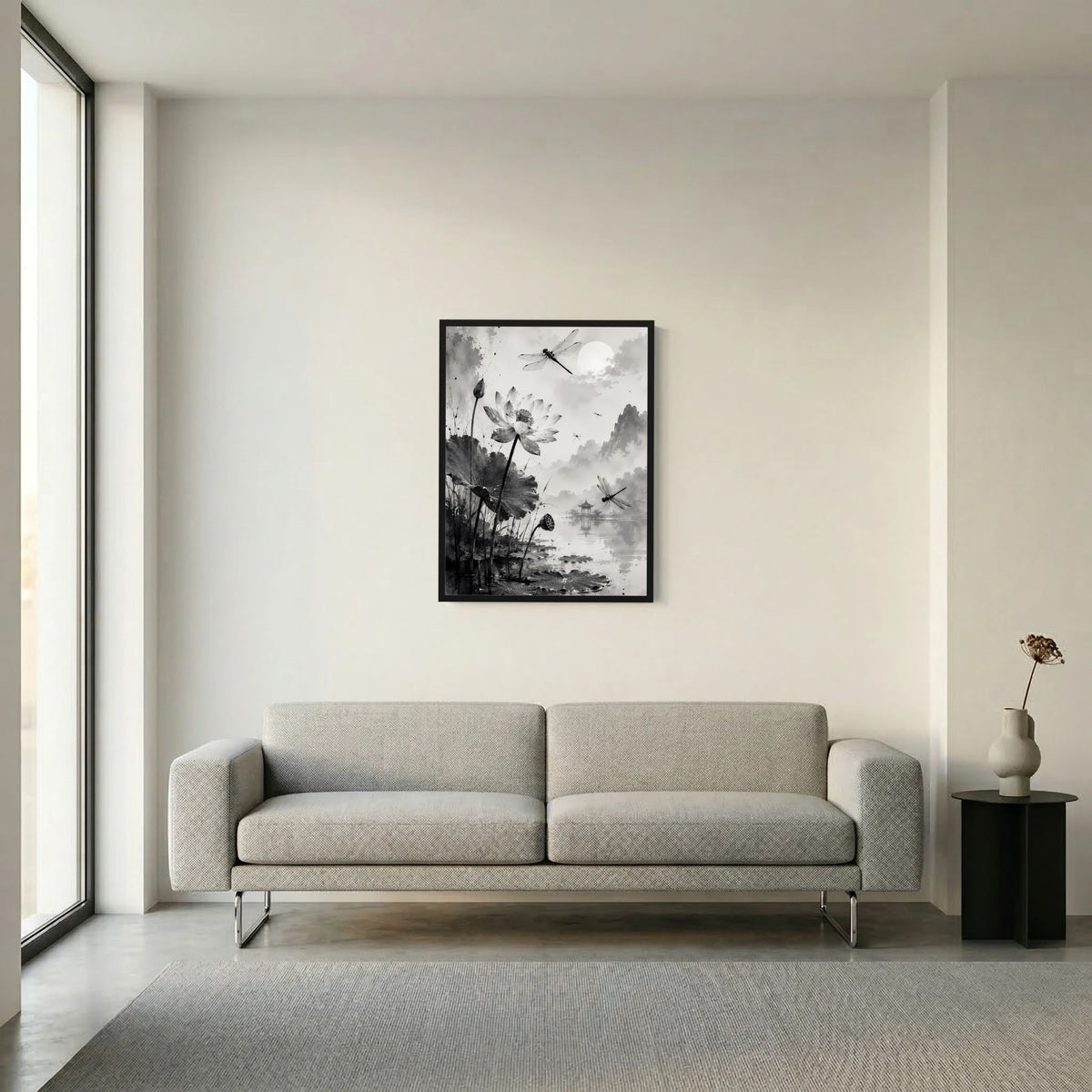 Hochformatiges Poster mit Lotusblüten und Libellen, Schwarzweiß, schwarzer Rahmen