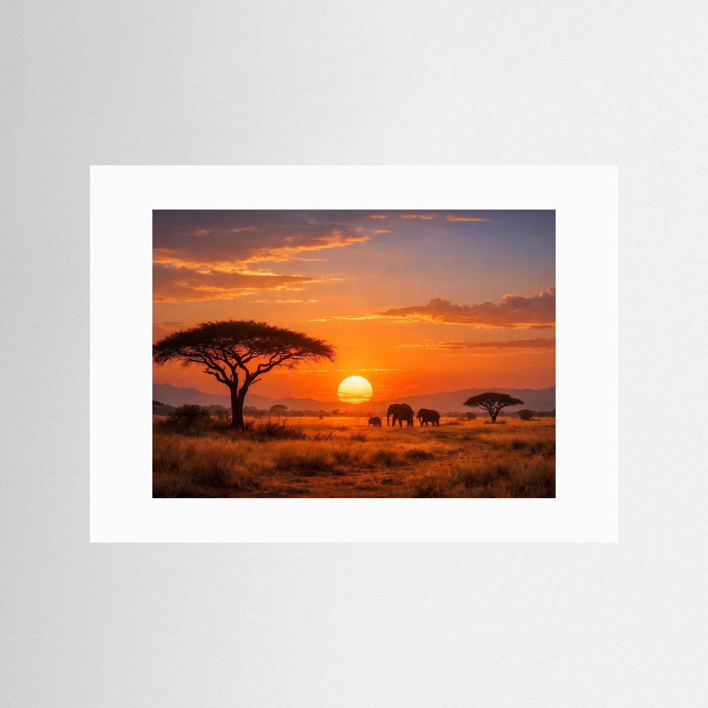 Afrikanisches Savannenposter mit Elefanten im Sonnenuntergang, weißes Passepartout