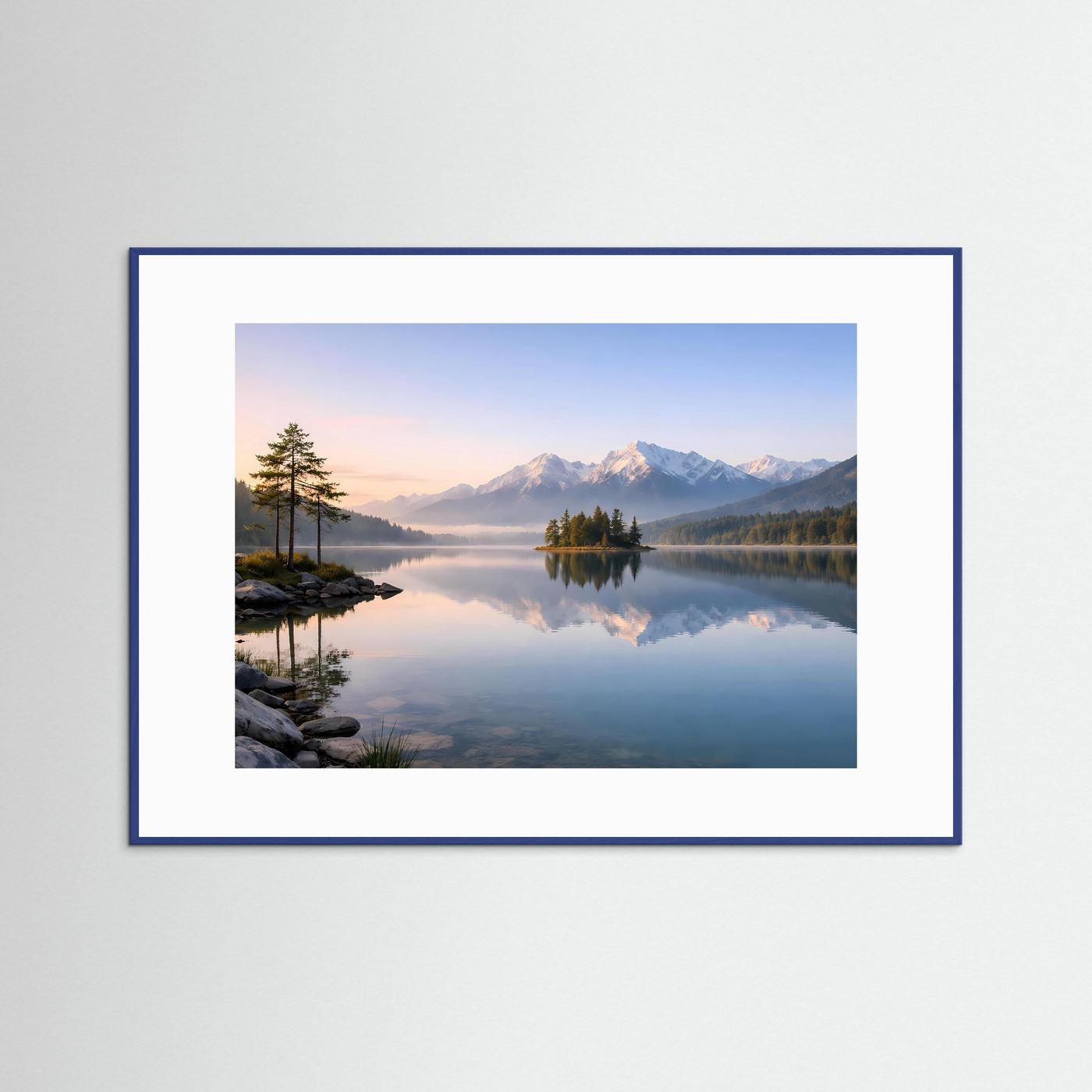 Friedlicher Morgen am Bergsee | Nebel & Gipfel Panorama Poster Querformat