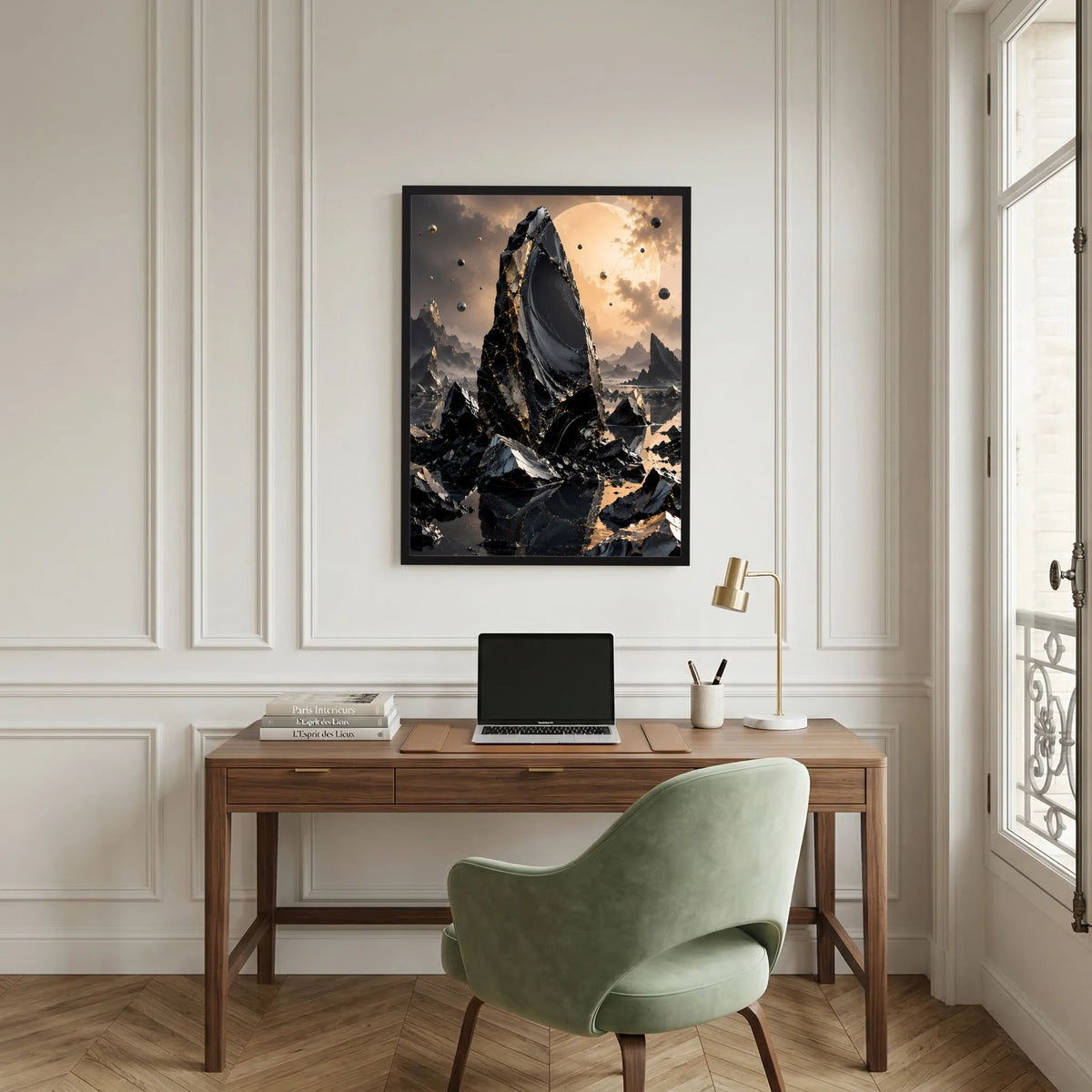 Gerahmtes Poster mit schwarzer Felsnadel und goldfarbenem Dunst am Himmel