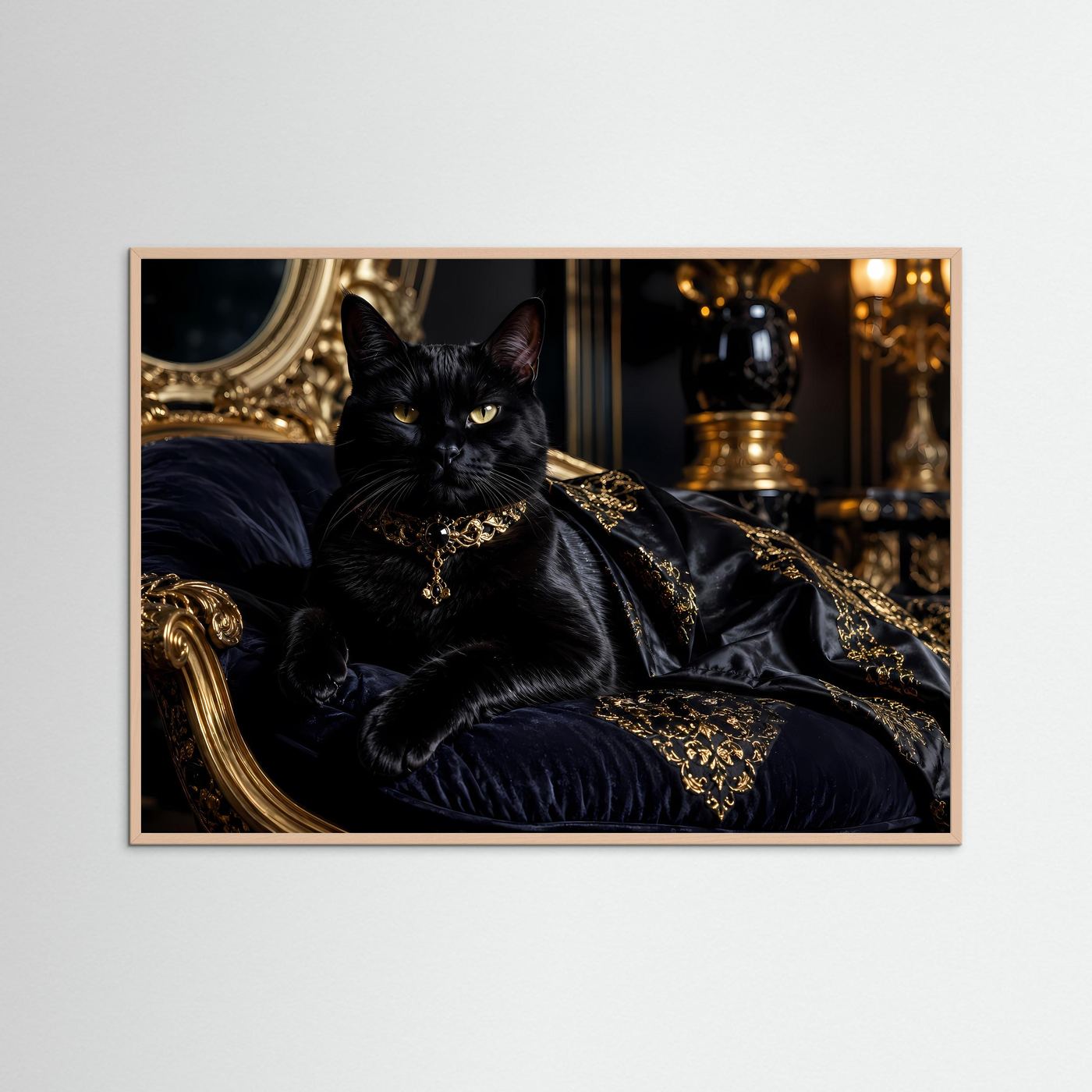 Majestätische schwarze Katze mit goldenem Schmuck | Luxus Tierporträt & Eleganz Poster