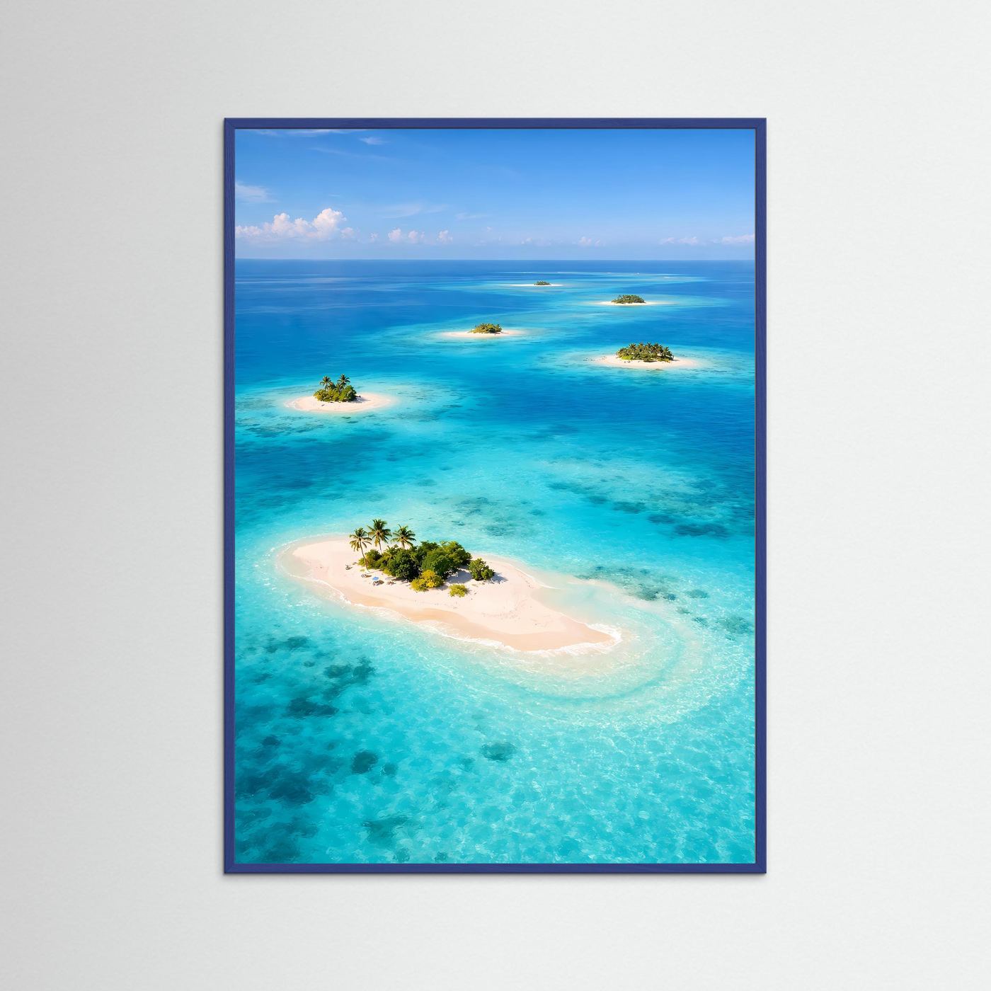 Hochformat-Poster mit türkisblauem Meer und Sandinseln im blauem Rahmen