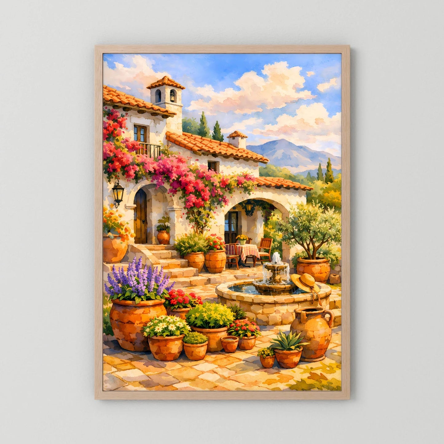 Hochformatiges Kunstposter mit mediterranem Innenhof, Blumen und Brunnen im Holzrahmen