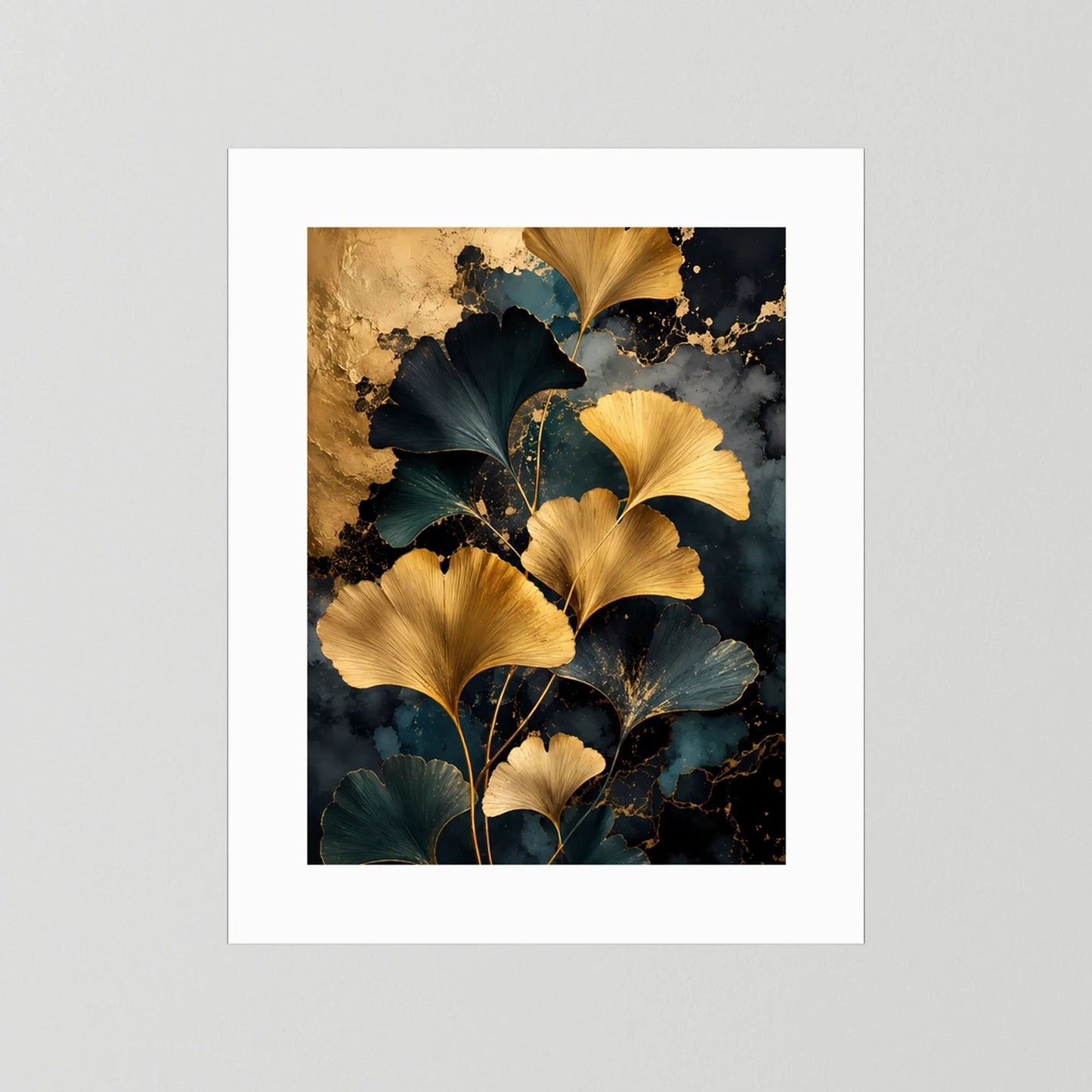 Poster mit goldenen Ginkgo-Blättern im weißen Rahmen