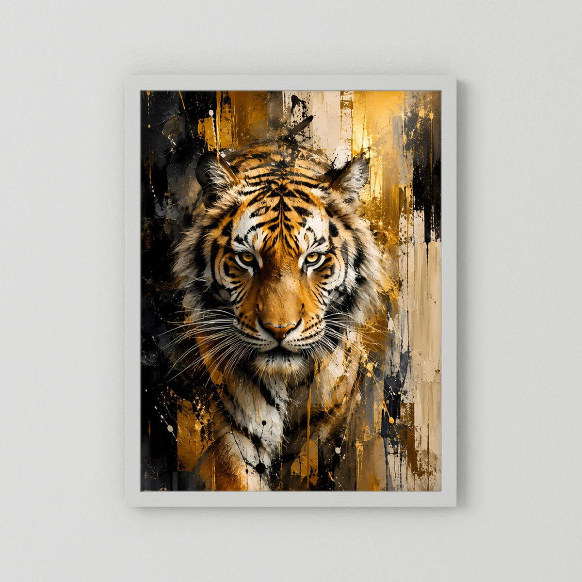 Tigerkunstposter im Hochformat mit weißem Rahmen, abstraktes Raubtierporträt in Gold und Schwarz.