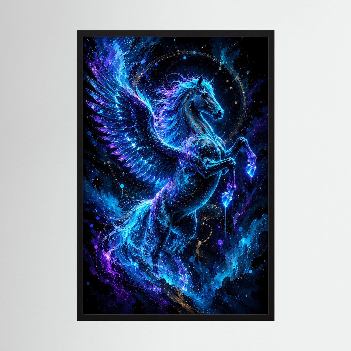 Hochformatiges Pegasus-Poster im schwarzen Rahmen mit leuchtend blauem geflügeltem Pferd