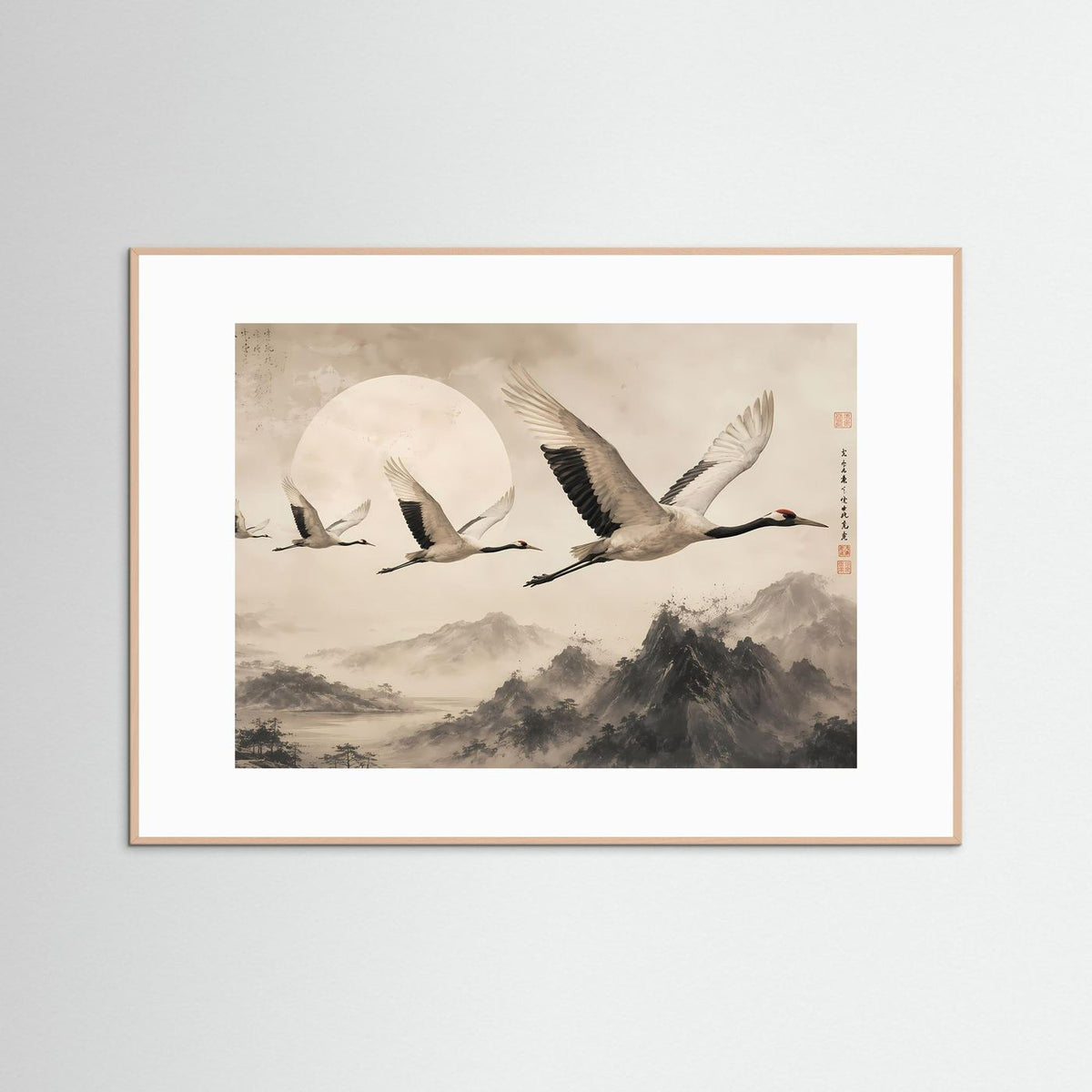 Querformat-Poster mit fliegenden Kranichen und Beige-Landschaft im braunen Holzrahmen