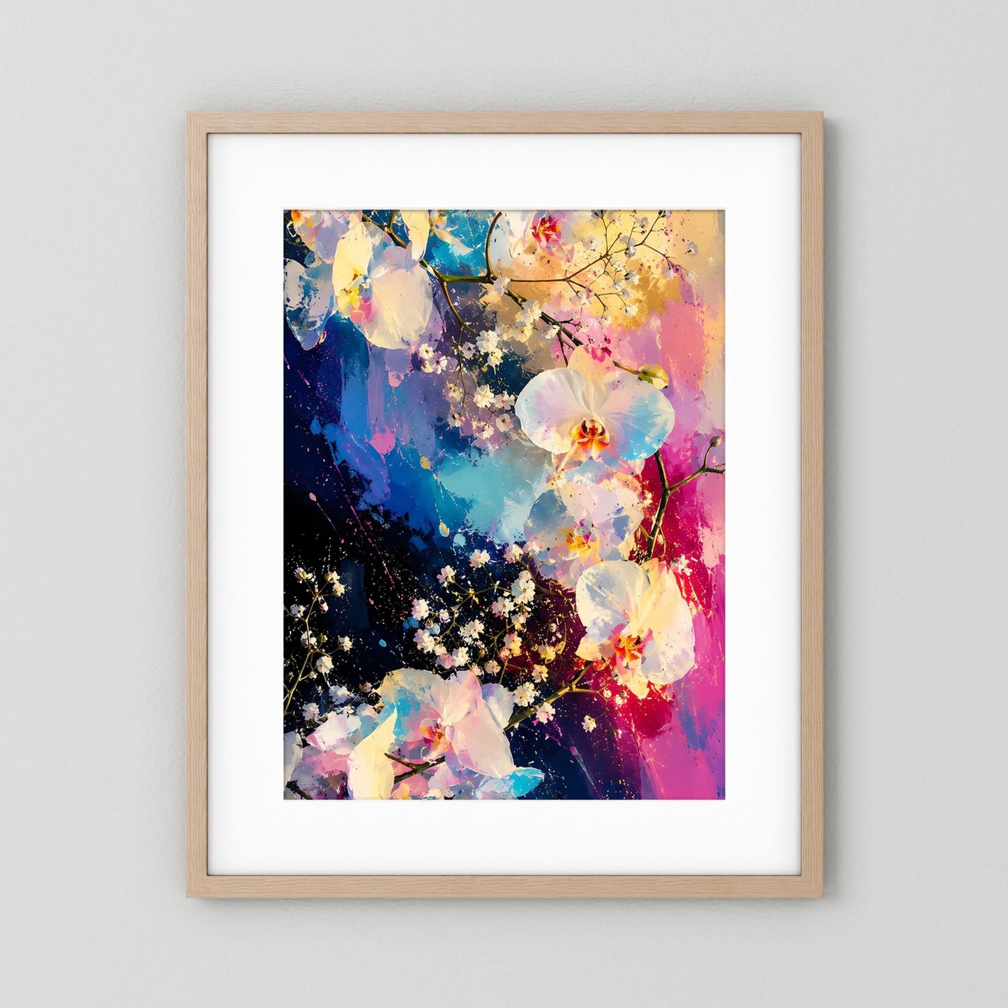 Poster Hochformat mit abstrakten Orchideen in Blau und Pink im beigen Holzrahmen
