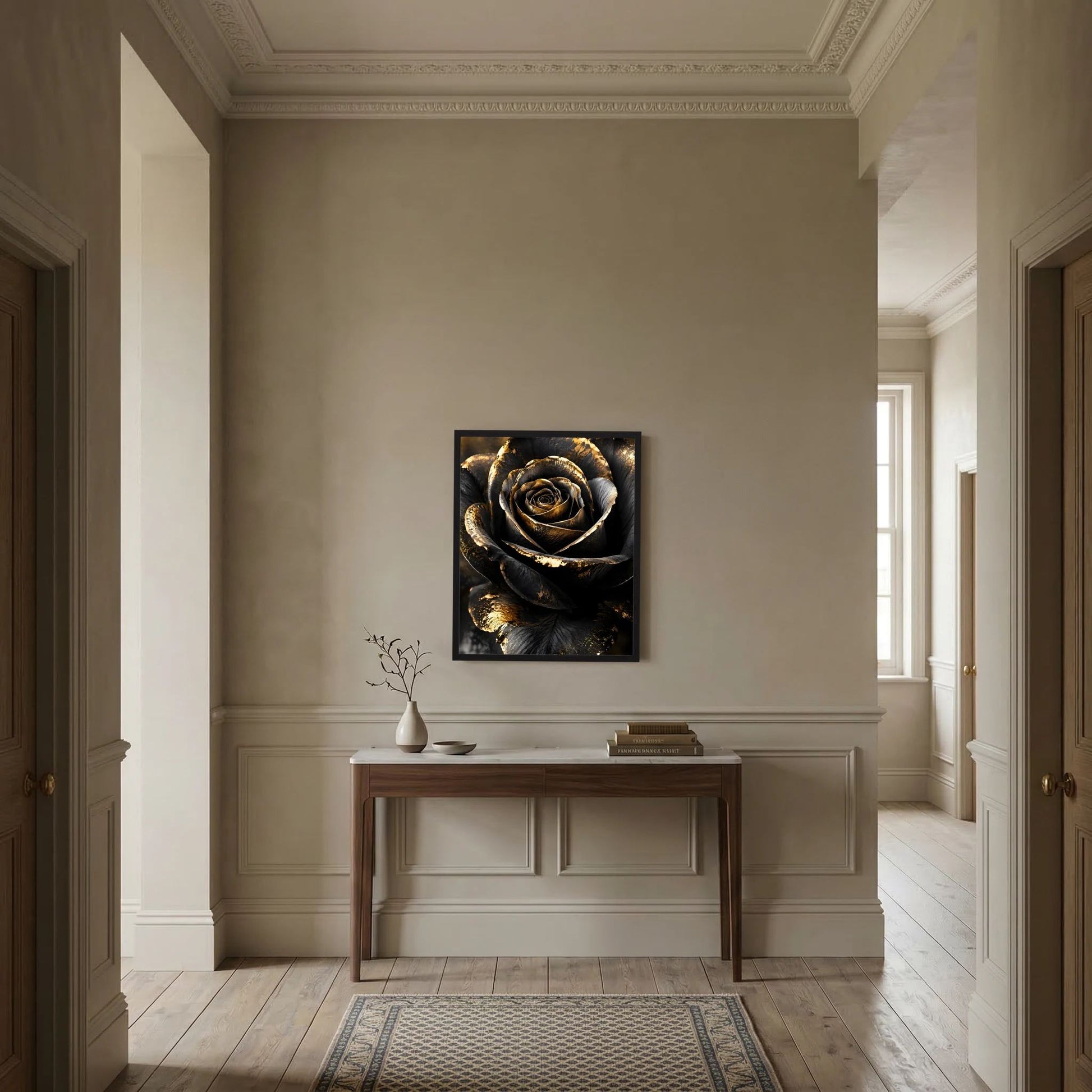 Gerahmtes Kunstposter mit schwarzer Rose und goldener Ornamentierung