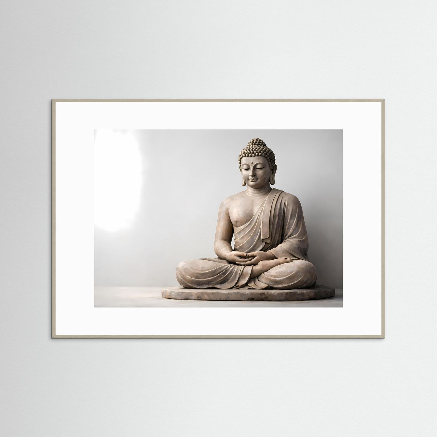 Poster im Querformat: zentrierte Buddhafigur im Meditationssitz mit verschränkten Händen.