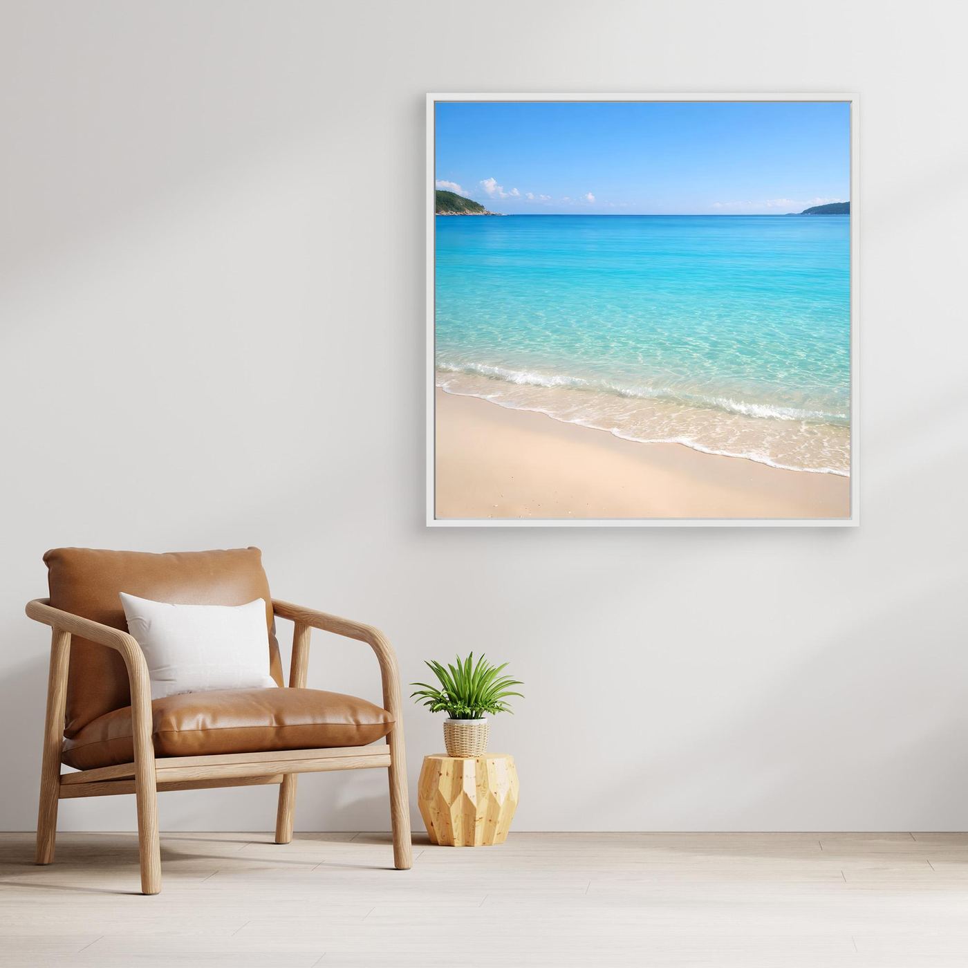 Quadratisches Leinwandbild Strand mit türkisfarbenem Meer und hellem Sand, Rahmen in Weiß