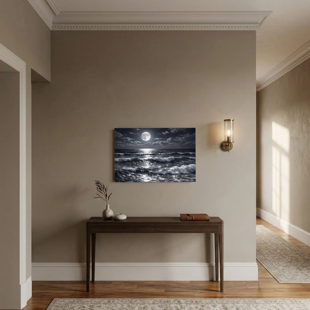 Meerwellen-Wandposter mit Vollmond über der Brandung, schwarz-weiß, Querformat