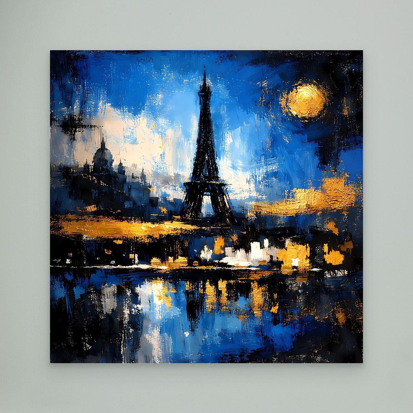 Abstraktes Wandbild: Eiffelturm bei Nacht, leuchtend gelber Mond, blaue Stadtansicht, Spiegelung