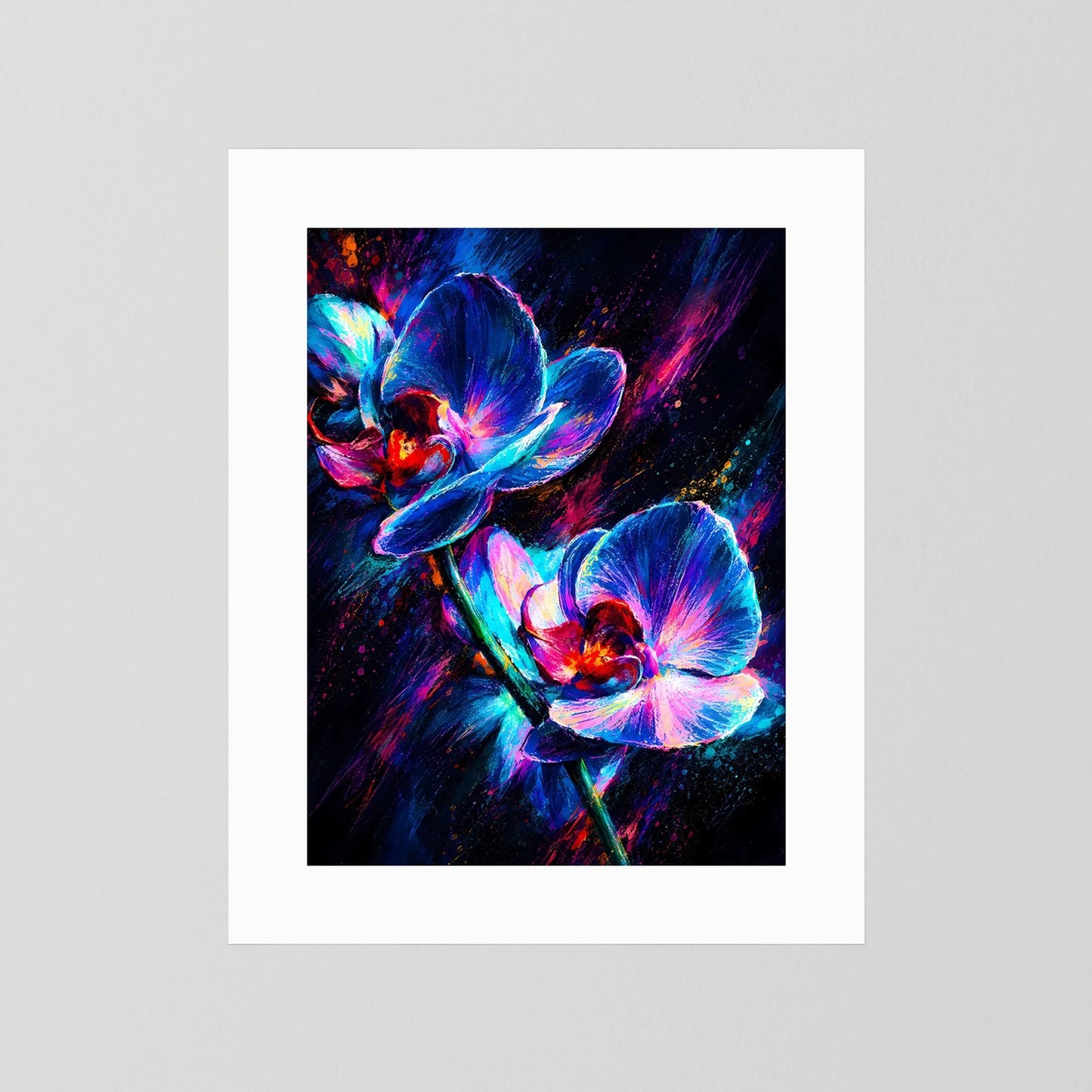Poster mit Neon-Orchideen in Blau & Pink, abstrakte Blumen, weißes Passepartout