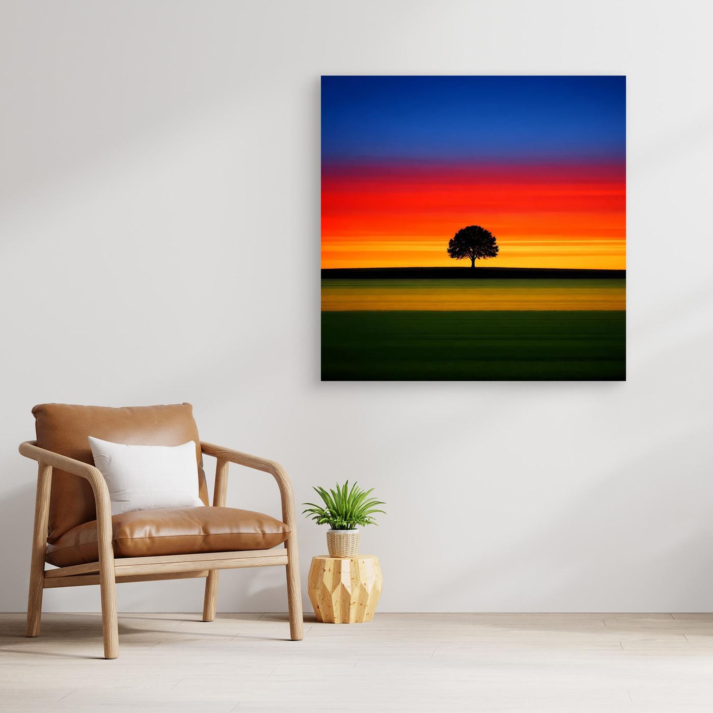 Quadratisches Leinwandbild: dunkler Baum auf gestreiftem Horizont im Verlauf von Blau zu Rot.