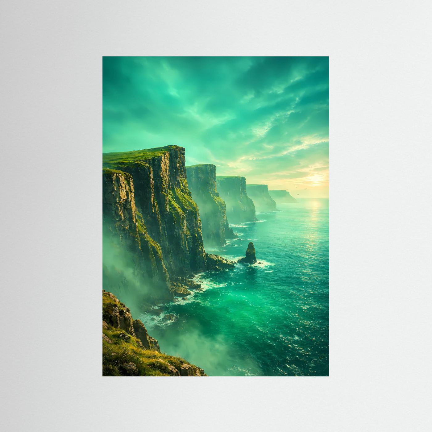 Hochformatiges Küsten-Poster mit grünen Klippen und türkisfarbenem Meer bei Sonnenaufgang