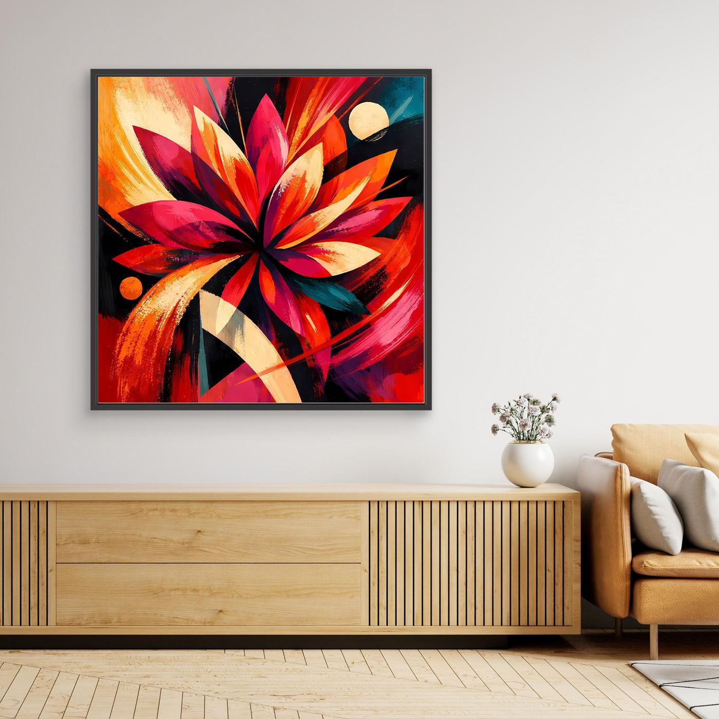 Gerahmtes quadratisches Leinwandbild: abstrakte Blüte in Rot und Orange auf dunklem Hintergrund