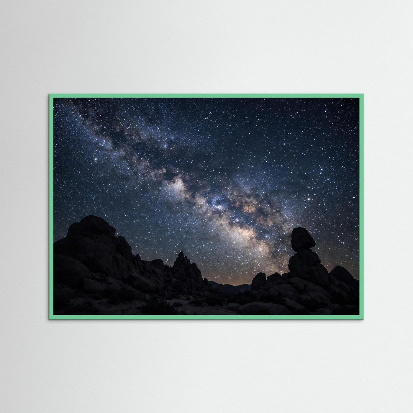 Poster Milchstraße über der Wüstenlandschaft | Majestätisches Sternenhimmel Wandbild