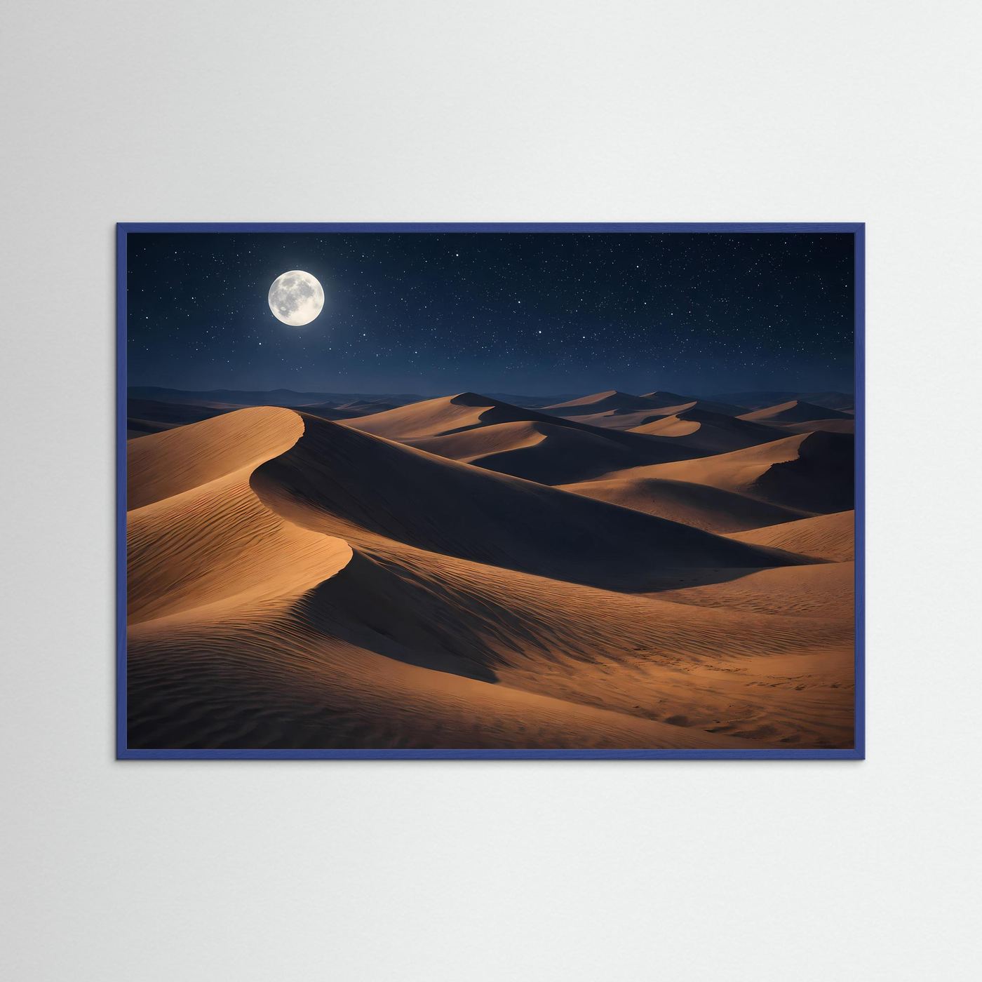 Wüstenlandschafts-Poster mit blauem Rahmen: Dünen und Vollmond im Sternenhimmel