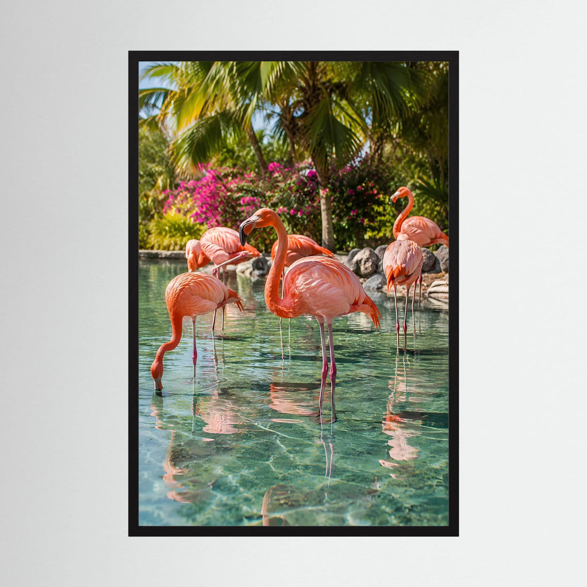 Poster im Hochformat mit rosa Flamingos im Wasser, mit schwarzem Außenrand