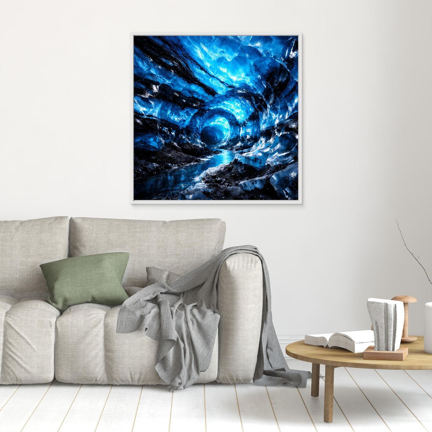 Leinwandbild Blaue Eishöhle mit hellem Rahmen, blaues Eisgewölbe mit rundem Durchgang