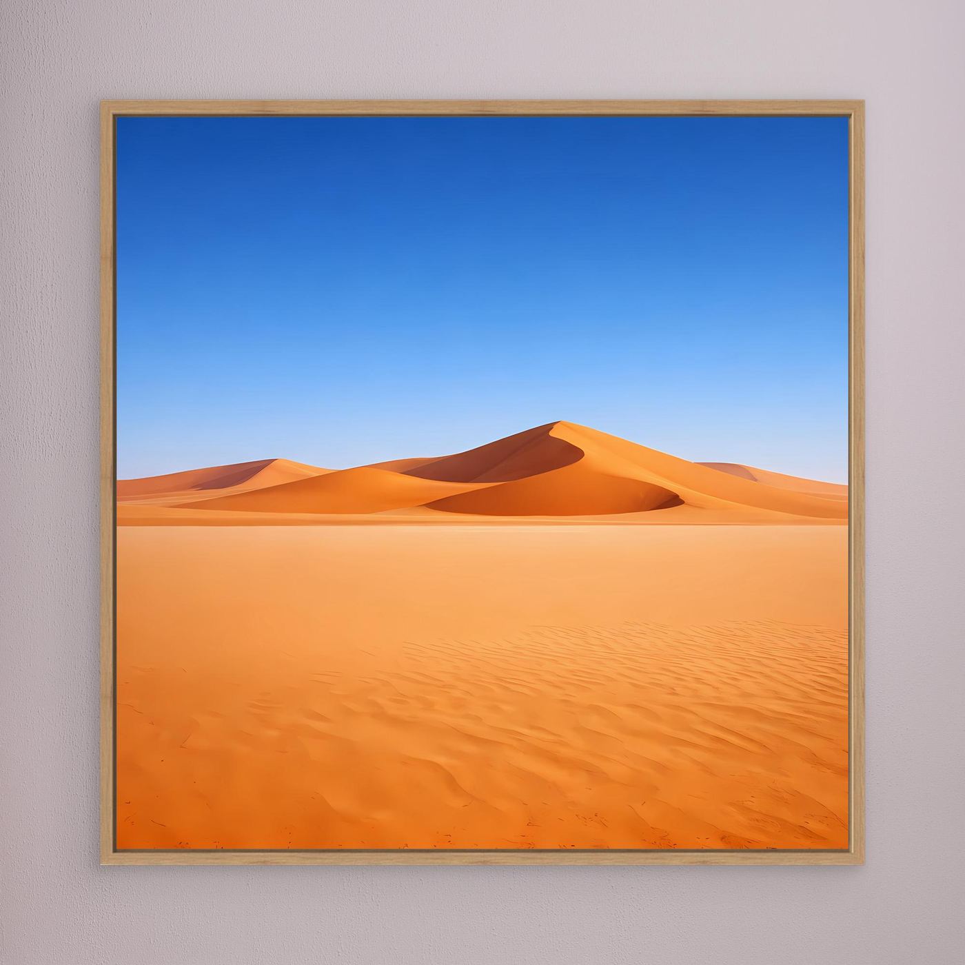 Leinwandbild: Sanddünenlandschaft mit blauem Himmel, orangefarbenem Sand, Holzrahmen
