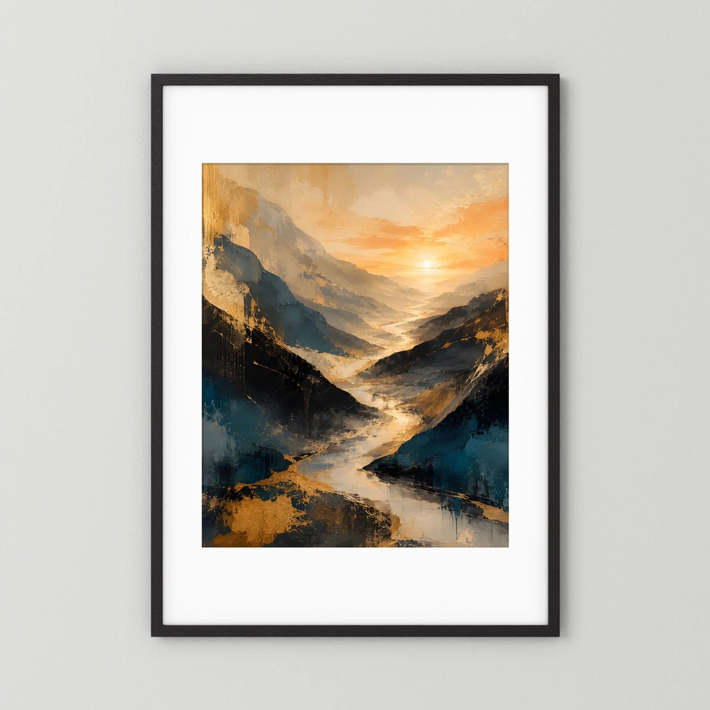 Kunstposter im Hochformat mit abstraktem Bergtal und Fluss, Gold-Sonnenuntergang, blaue Akzente, schwarzer Rahmen