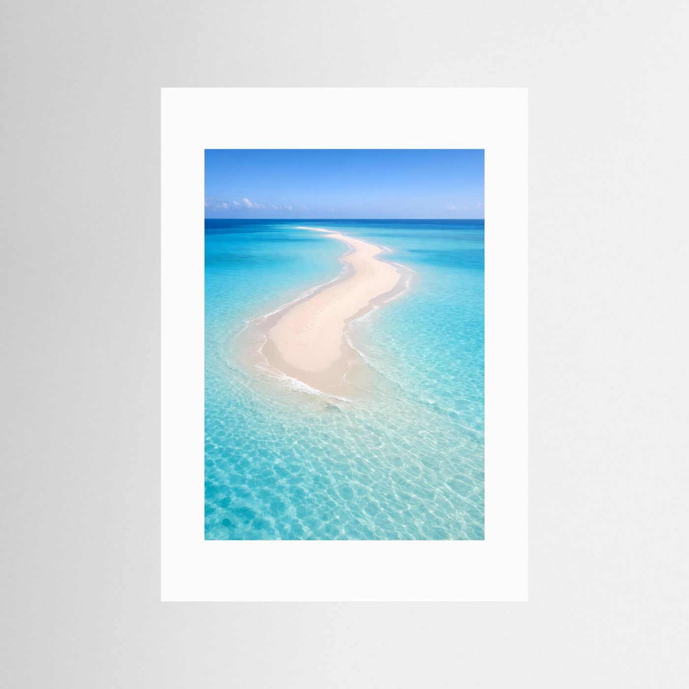 Sandbank-Poster im Hochformat mit weißem Passepartout: türkisfarbenes Meer und helle Sandzunge.