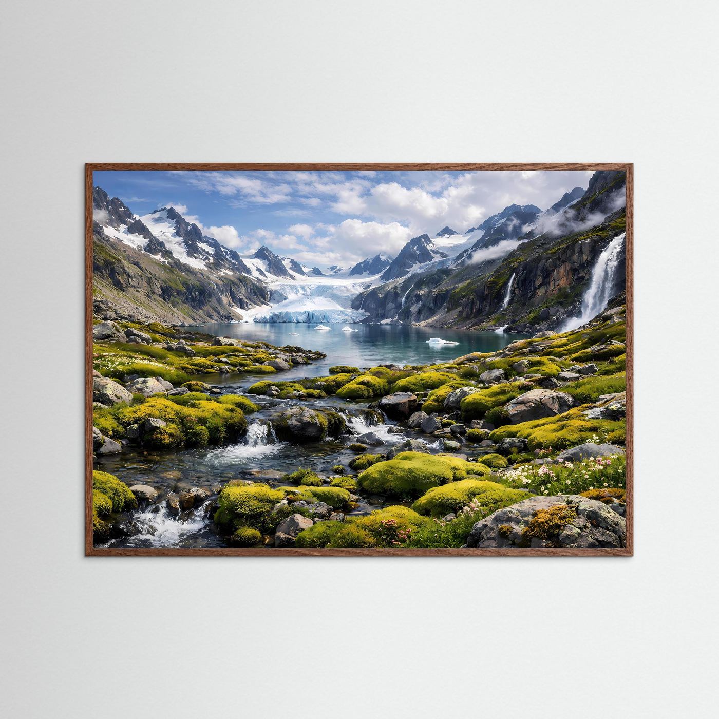 Naturposter mit Gletschersee und Wasserfall in Berglandschaft, dunkler Eichenrahmen