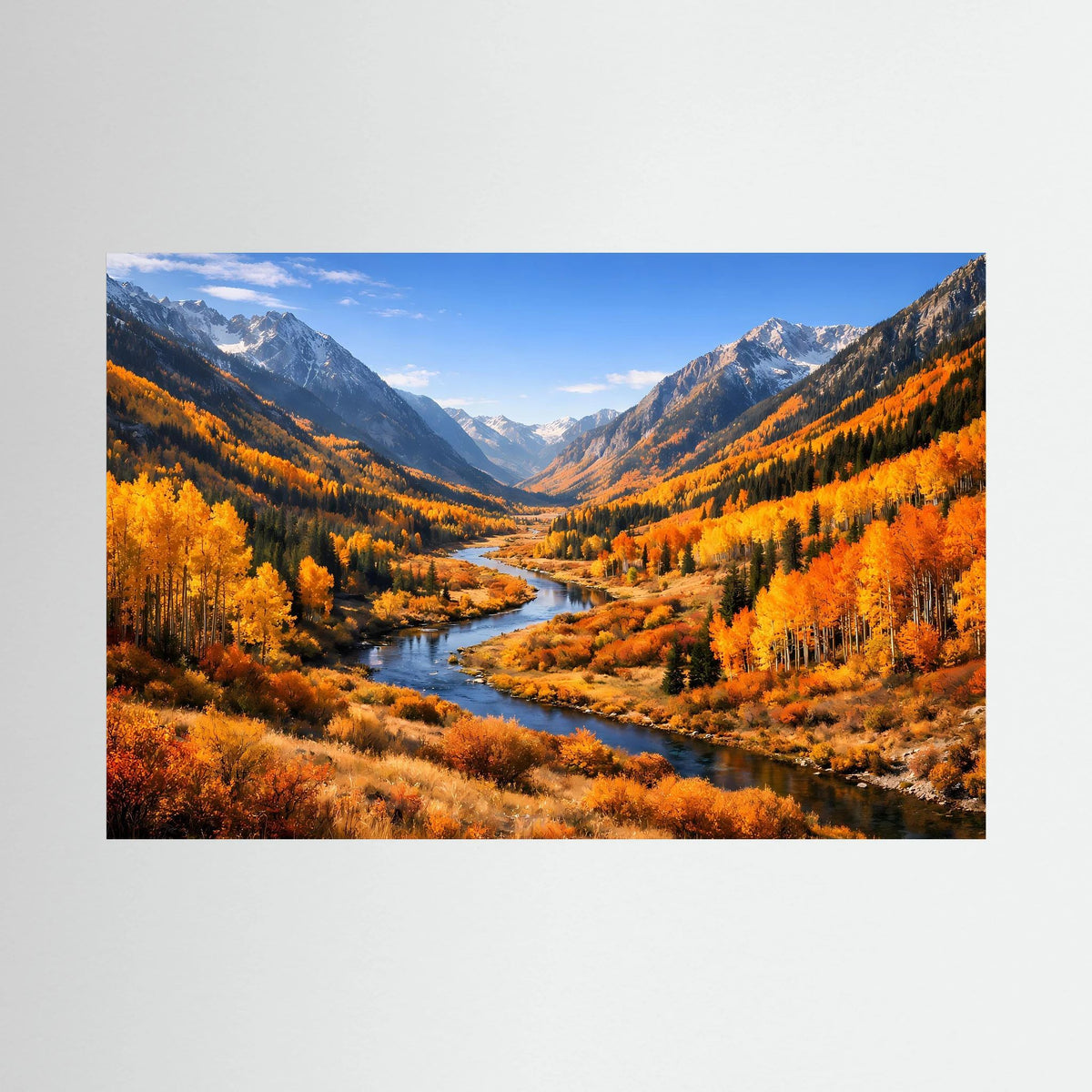 Wandposter querformat mit Herbstlandschaft: Fluss durch Bergtal und leuchtende Bäume