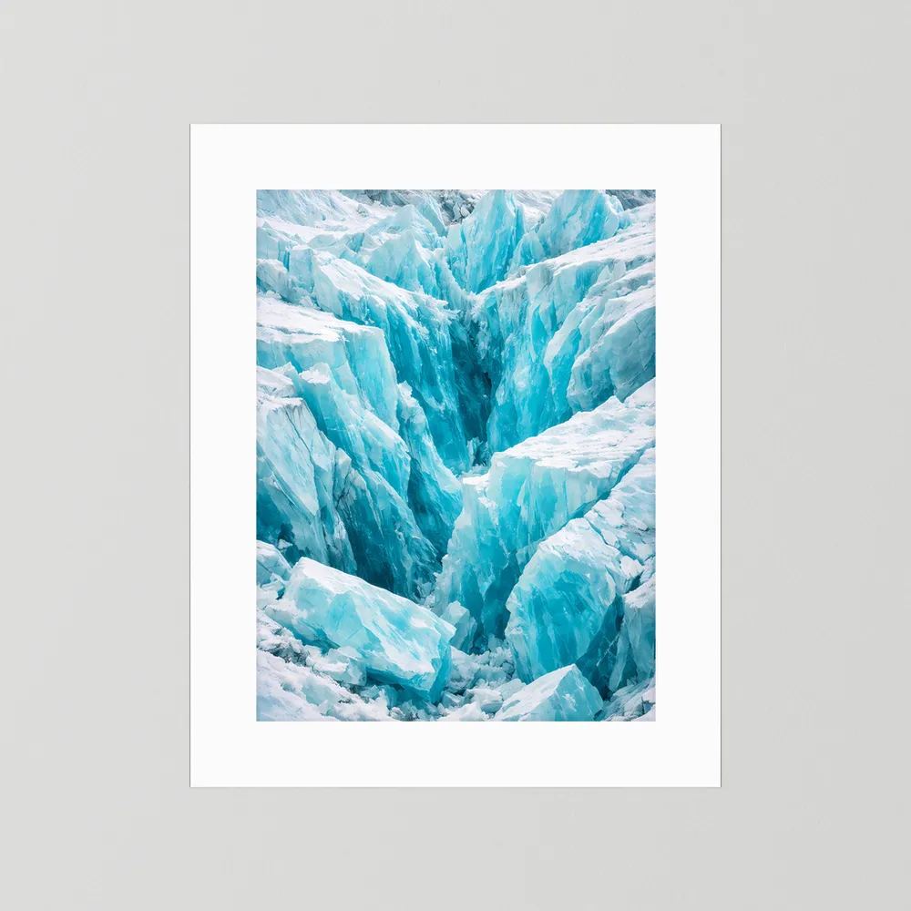 Hochformat-Poster ohne Rahmen mit türkisblauem Gletscher und weißen Eisschichten