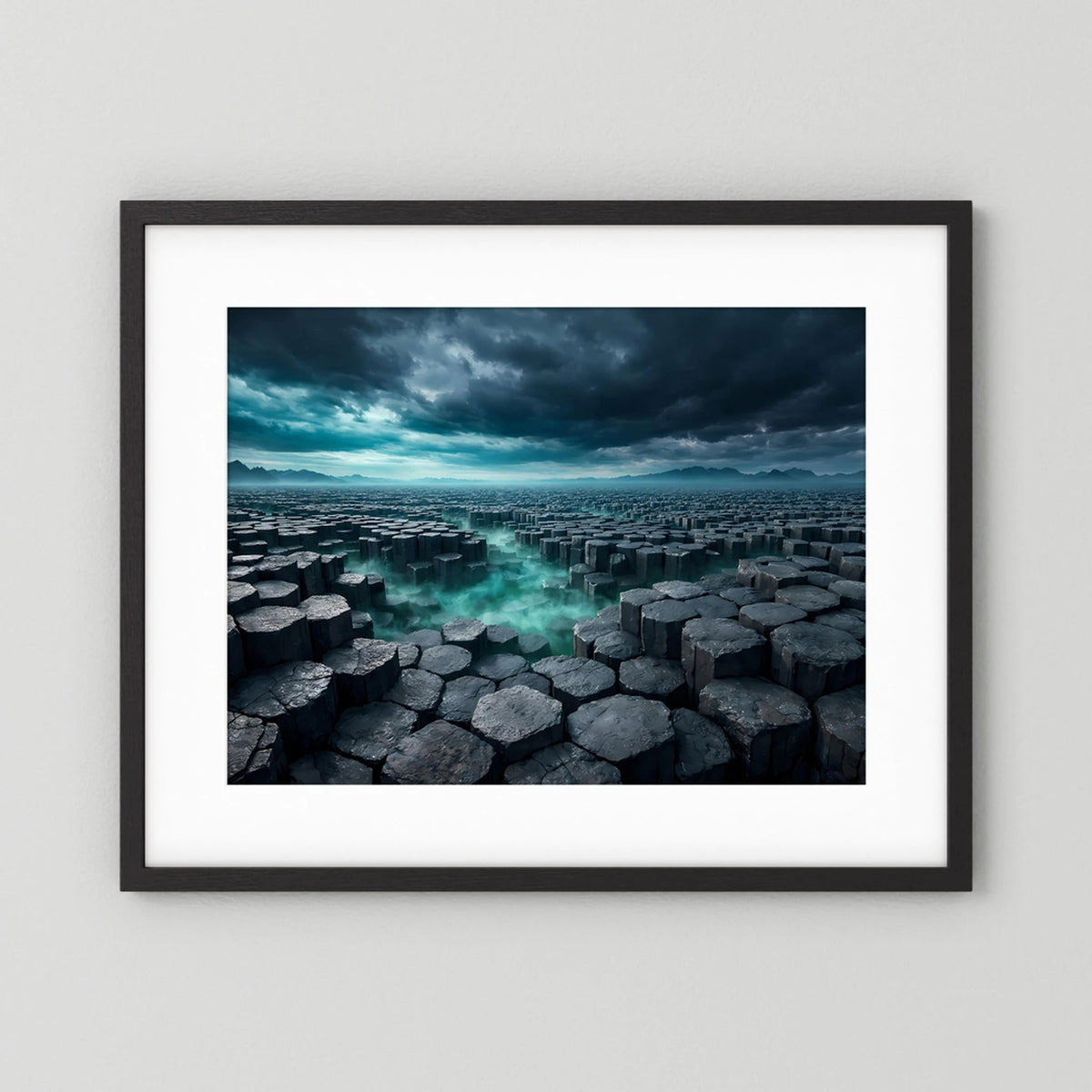 Wandbild im Querformat mit Basaltfelsen und türkisfarbenem Fluss, schwarz umrahmt