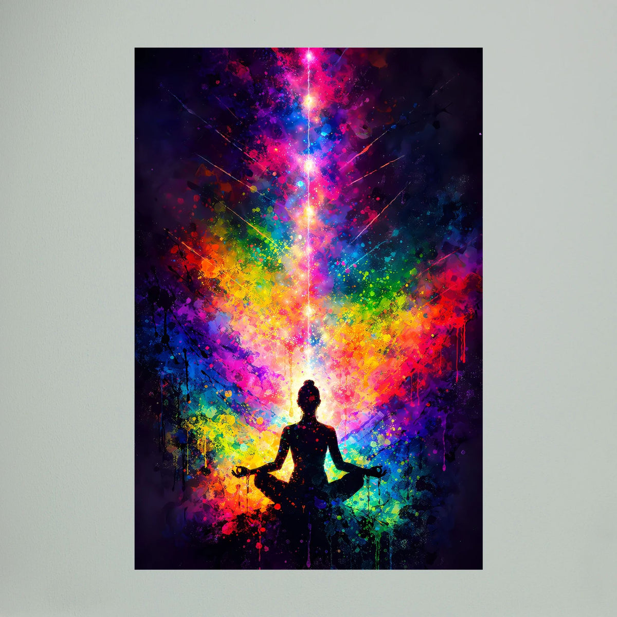 Hochformatiges Poster mit Meditationsfigur in leuchtender, multicolor Aura