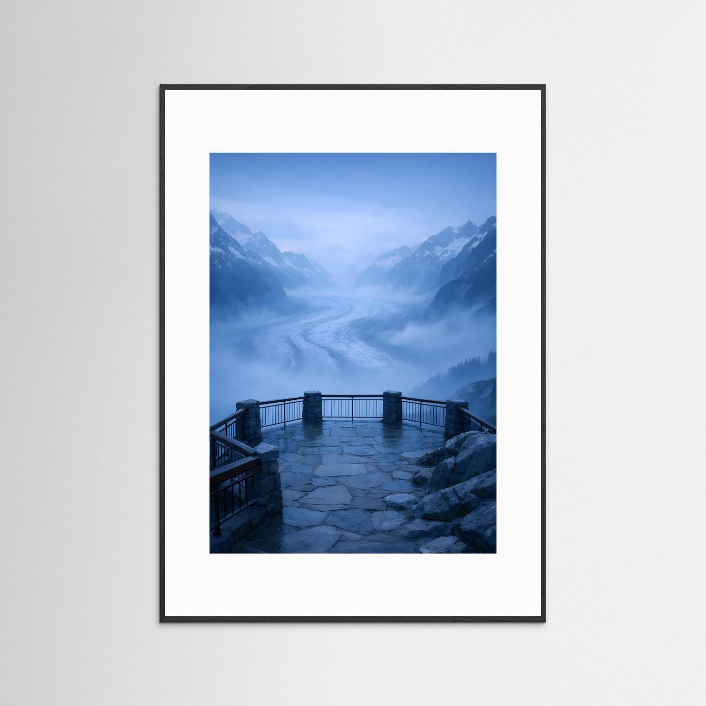 Gletscherposter mit Aussichtsterrasse, Gletscher und Berge im Dunst, blau, schwarz gerahmt