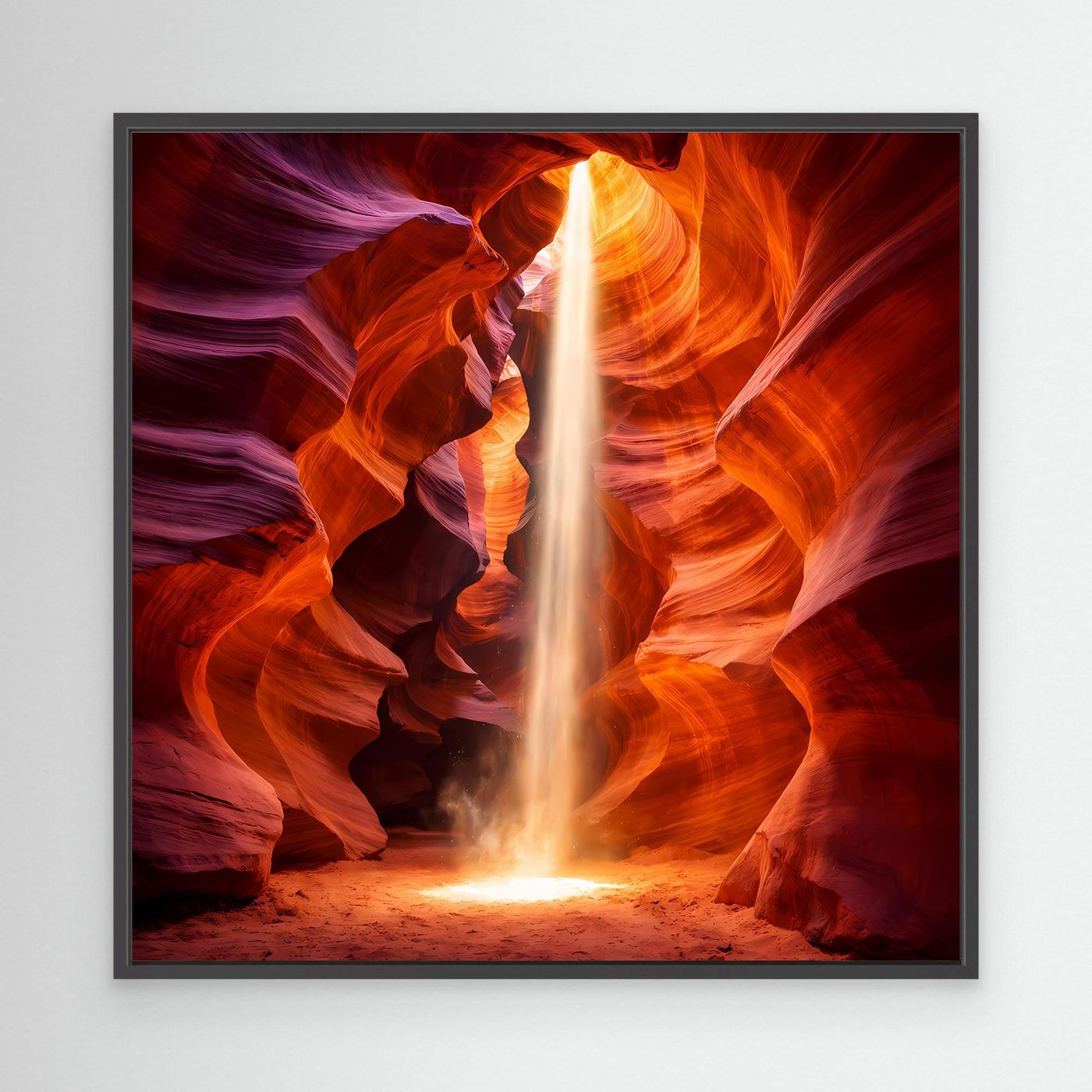 Leinwandbild im schwarzen Rahmen: roter Sandstein-Canyon mit Lichtstrahl