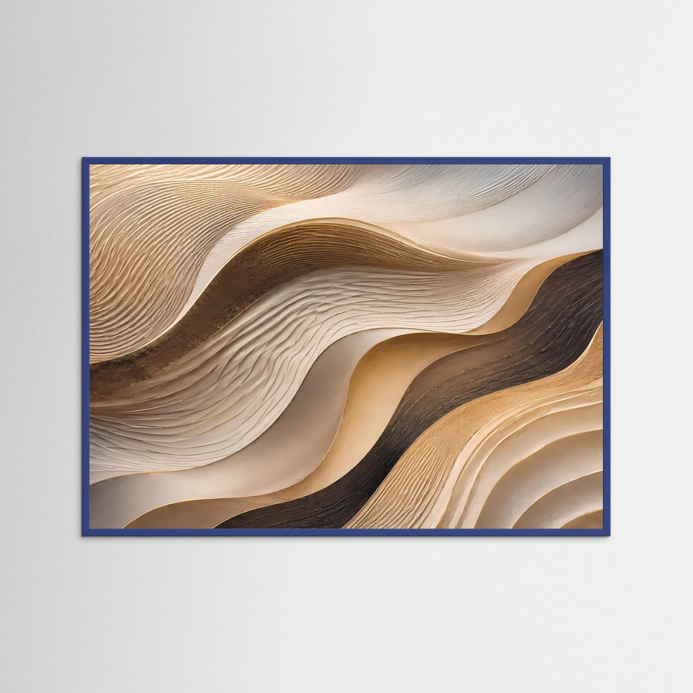 Wandkunst mit abstrakten Wellen in Beige und Gold im blauen Holzrahmen