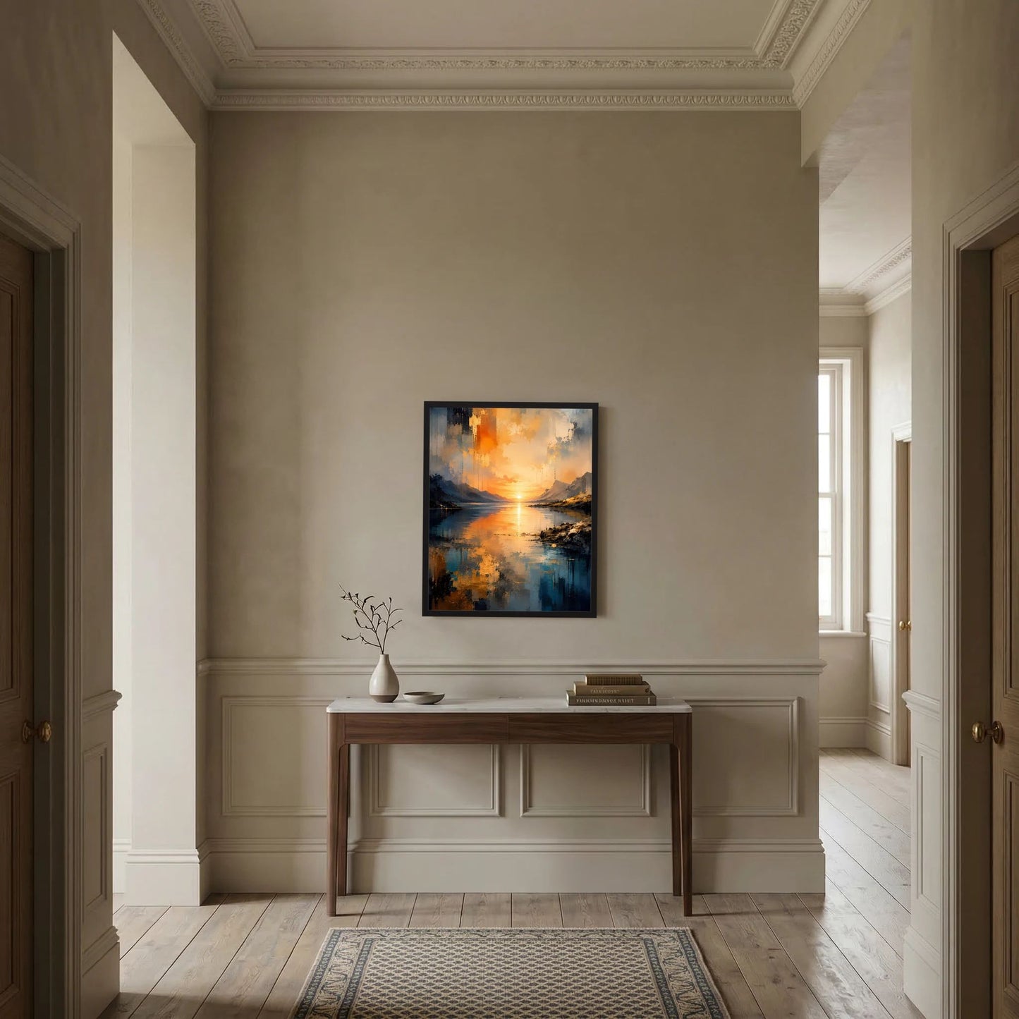 Gerahmtes Poster im Hochformat an der Wand mit abstrakter Berglandschaft und See im goldenen Licht
