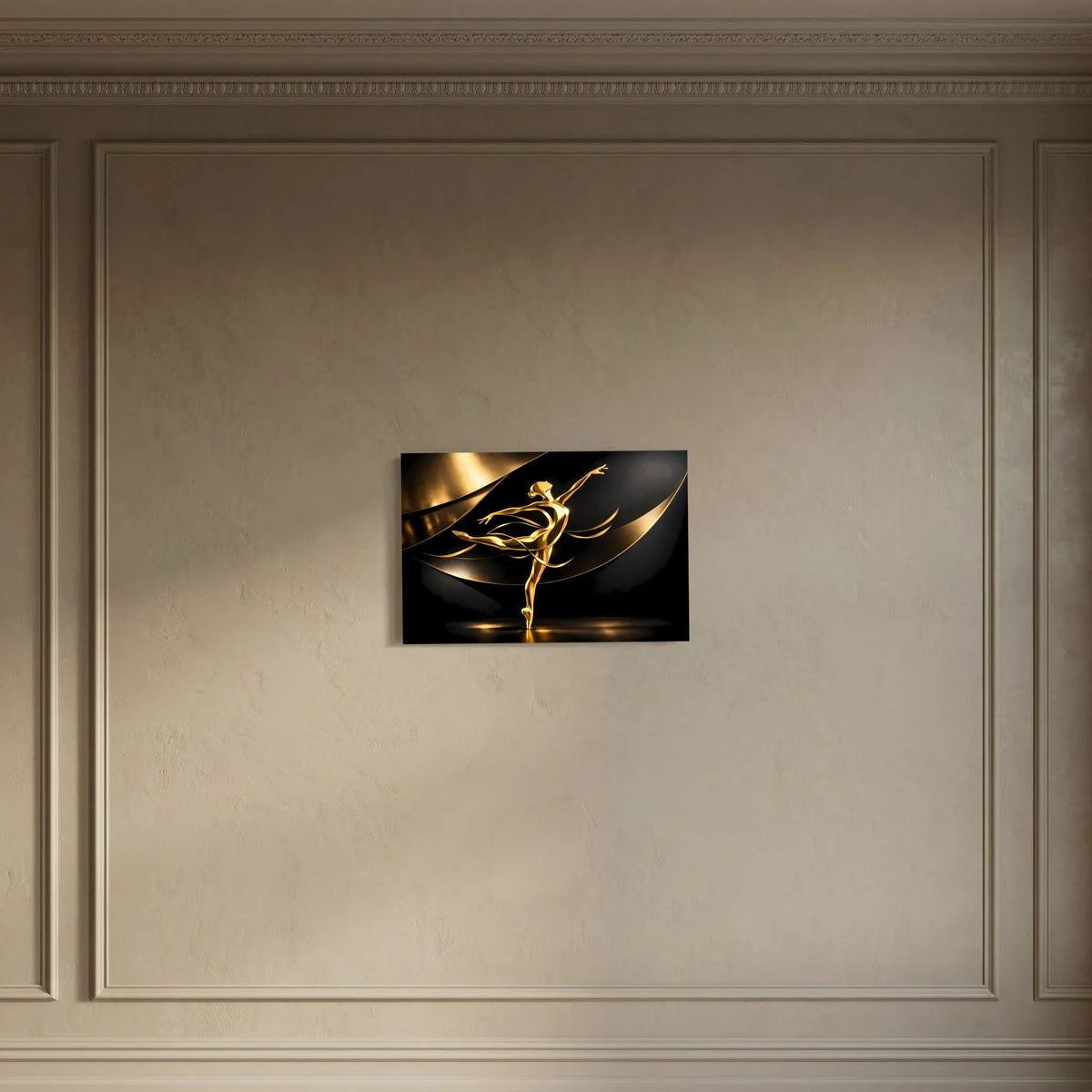Wandbild mit goldener Ballerina im eleganten Schwung auf schwarzem Hintergrund