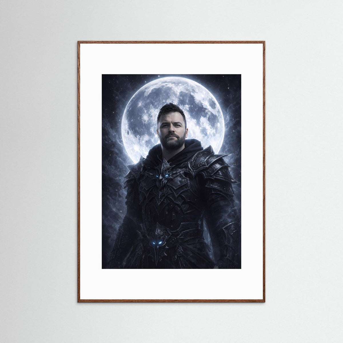 Fantasy-Poster mit dunklem Ritter in Rüstung vor Vollmond, brauner Holzrahmen