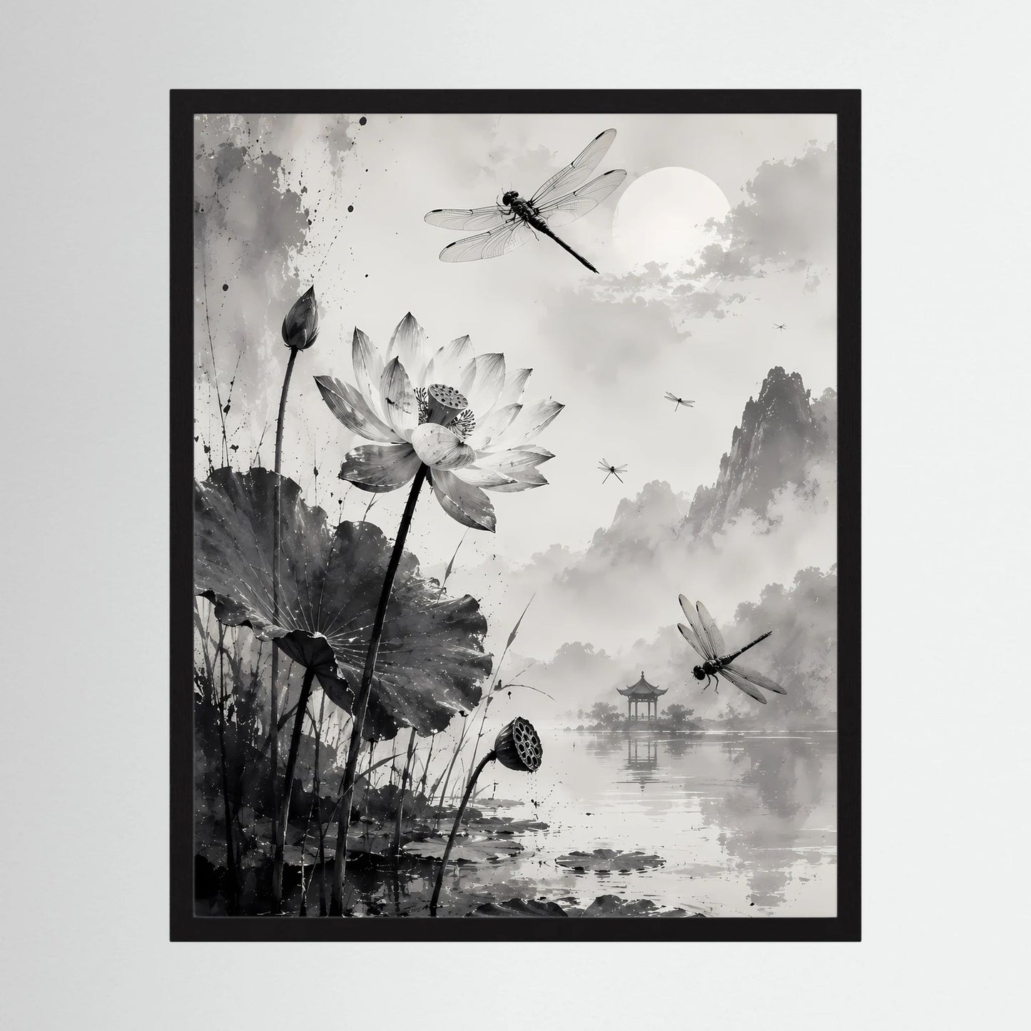 Schwarz gerahmtes Hochformat-Poster: Lotusblüten und Libellen in Schwarzweiß-Tuscheoptik