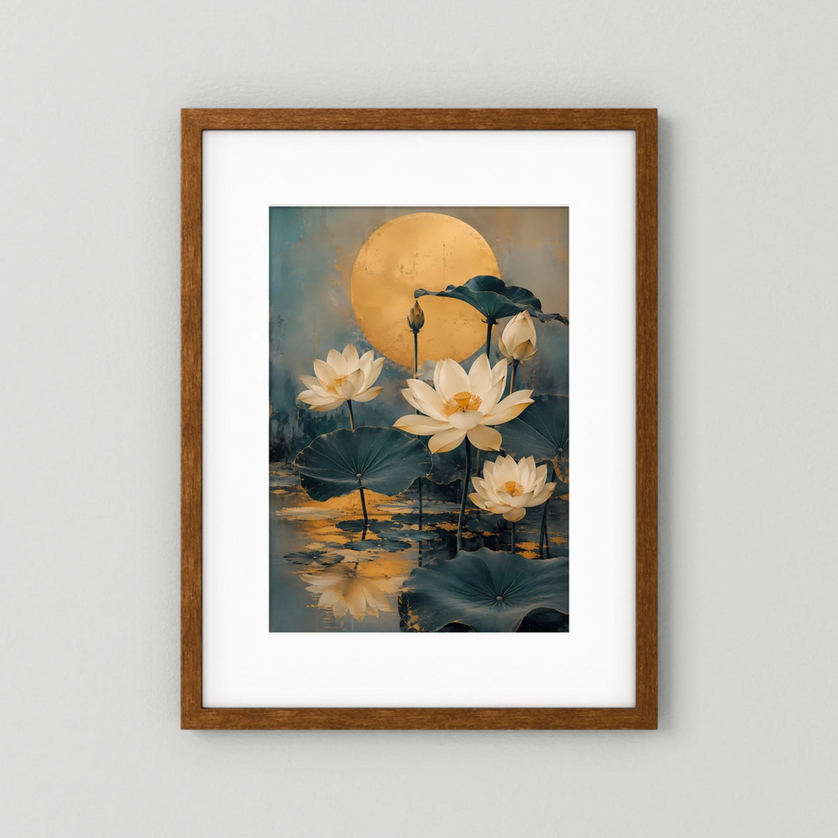 Hochformat-Poster mit goldener Mondscheibe und weißen Lotusblüten, brauner Holzrahmen