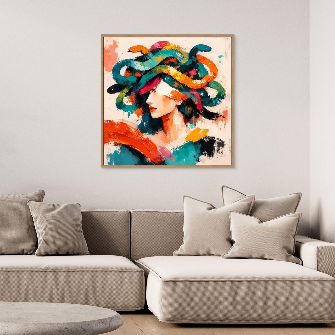Wandbild mit Medusa-Porträt im Pop-Art-Stil, bunte Haare, Eichenrahmen